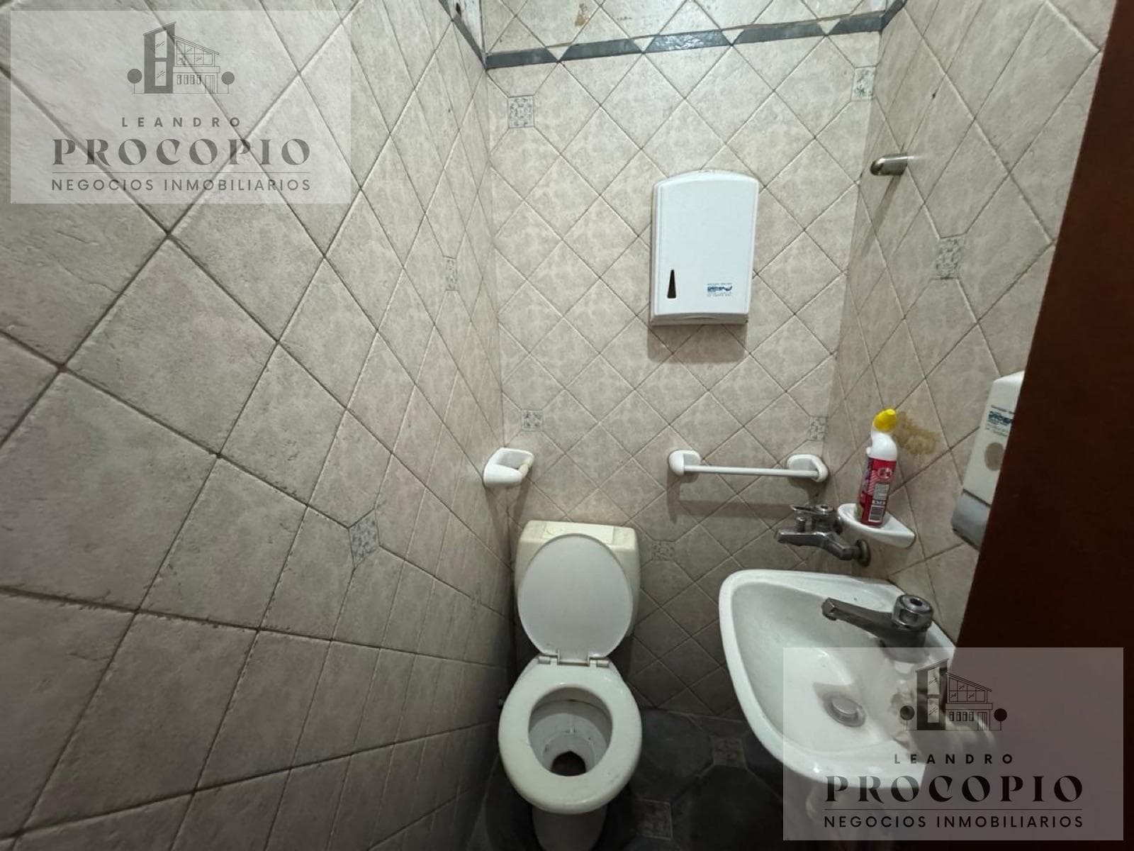 2-room and 1/2 apartment for rent in downtown Moreno