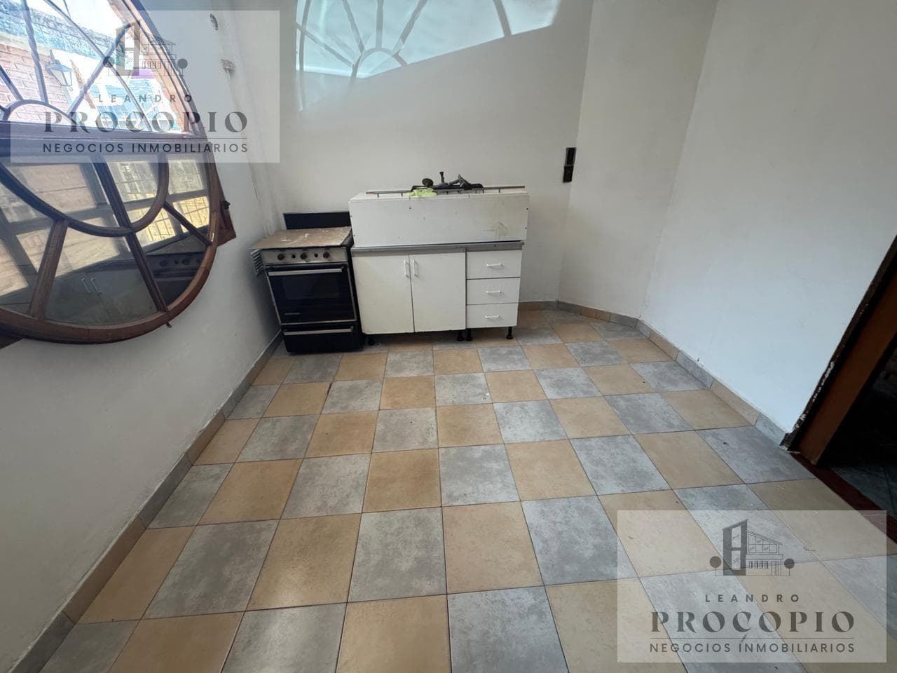 2-room and 1/2 apartment for rent in downtown Moreno