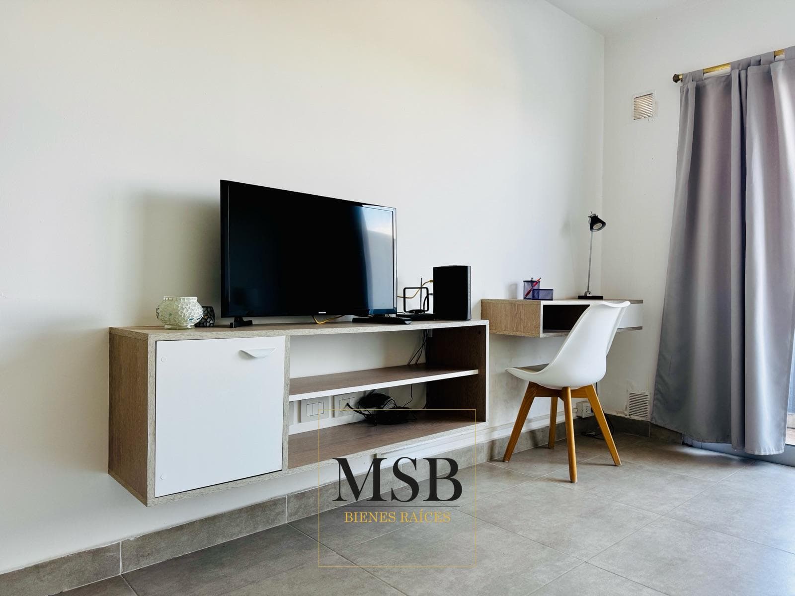 Furnished studio apartment, 54 No. 1582, between 26th and 27th Streets, La Plata