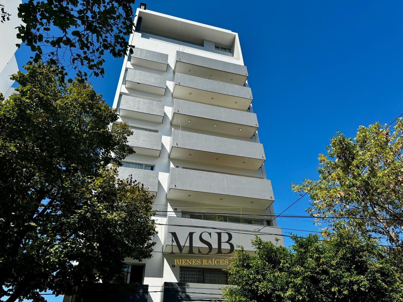 Furnished studio apartment, 54 No. 1582, between 26th and 27th Streets, La Plata