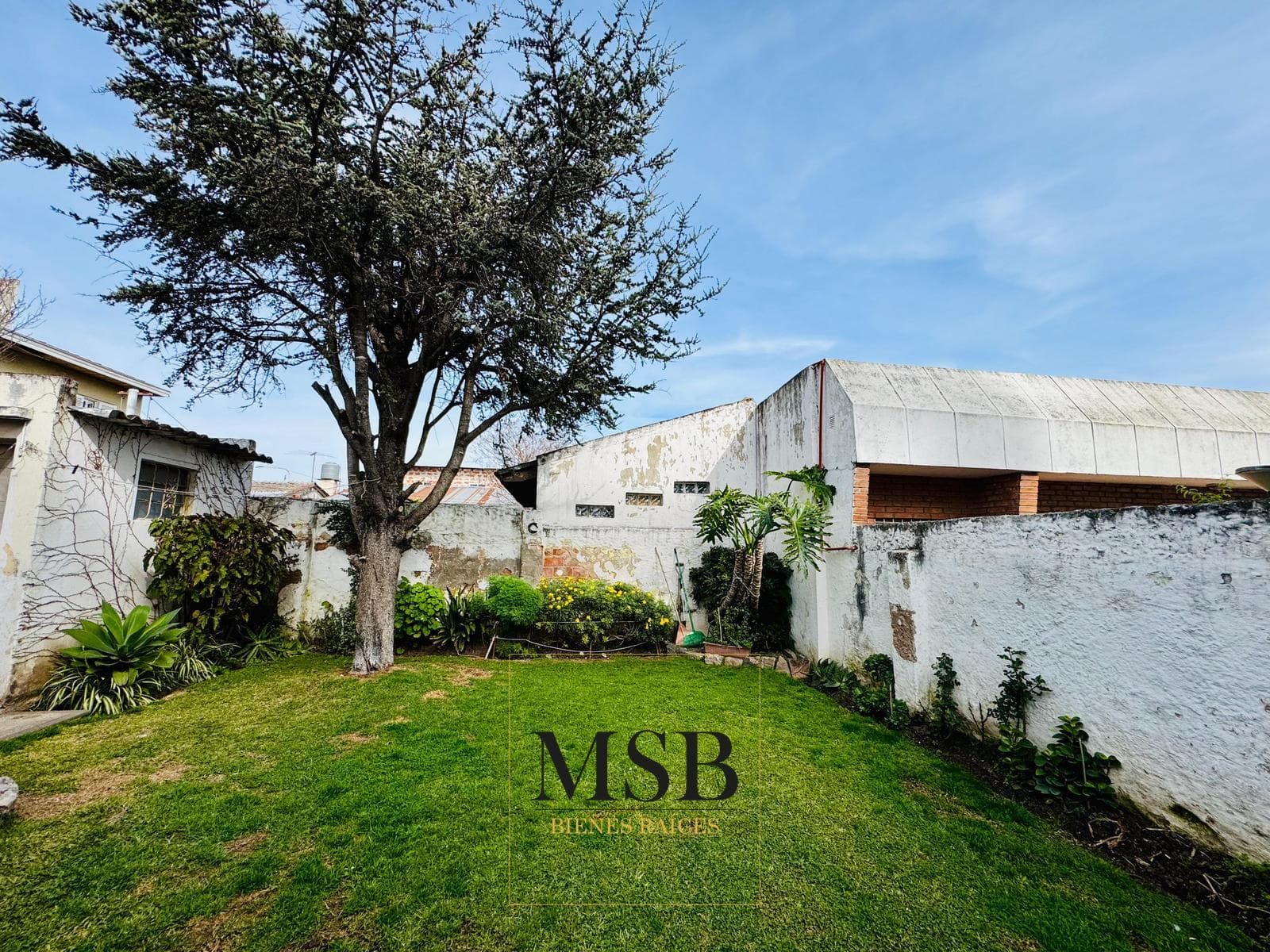 3-room house for sale in downtown Berazategui, suitable for professionals