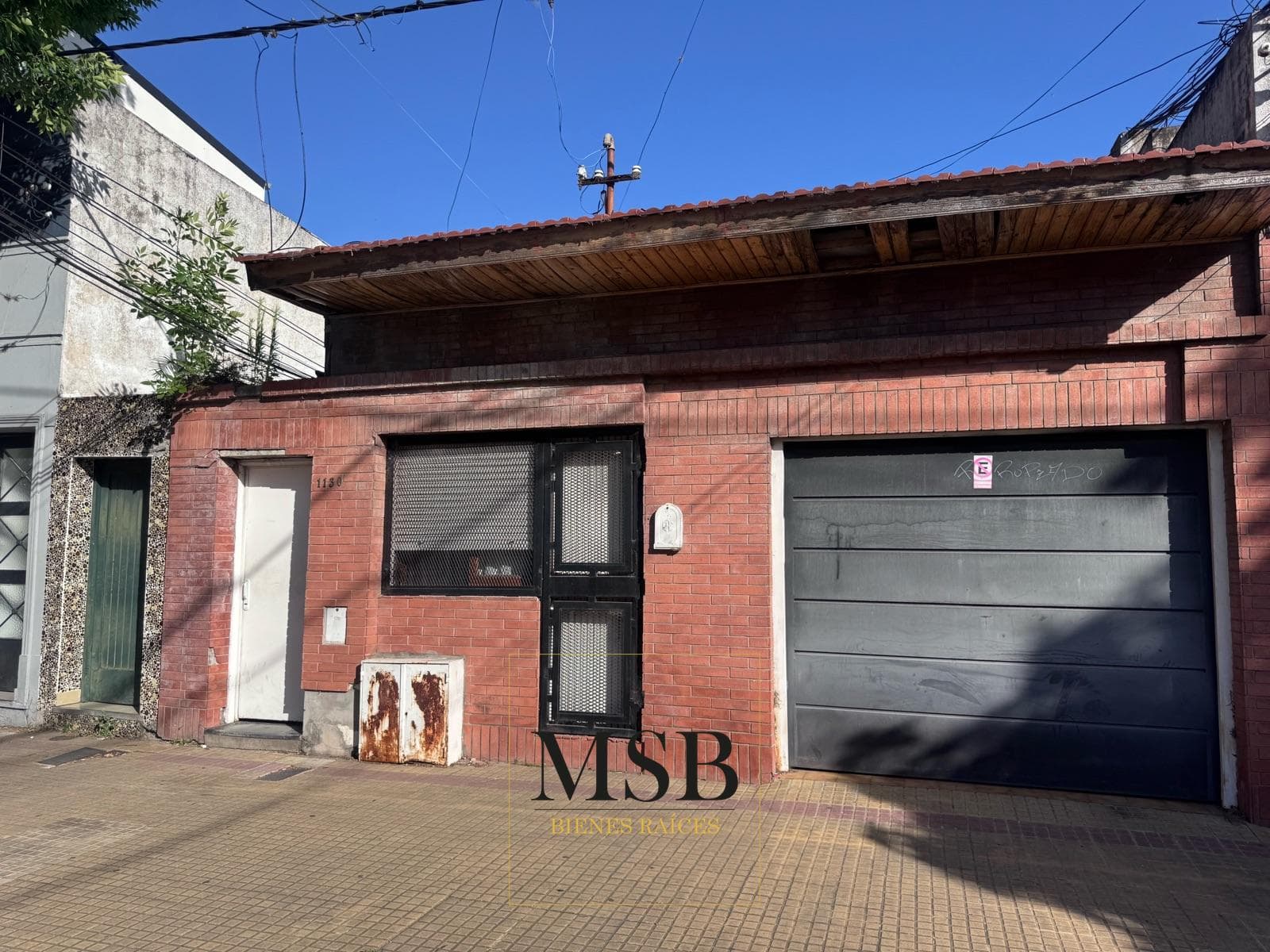 2-Bedroom House with Patio for Sale - La Plata