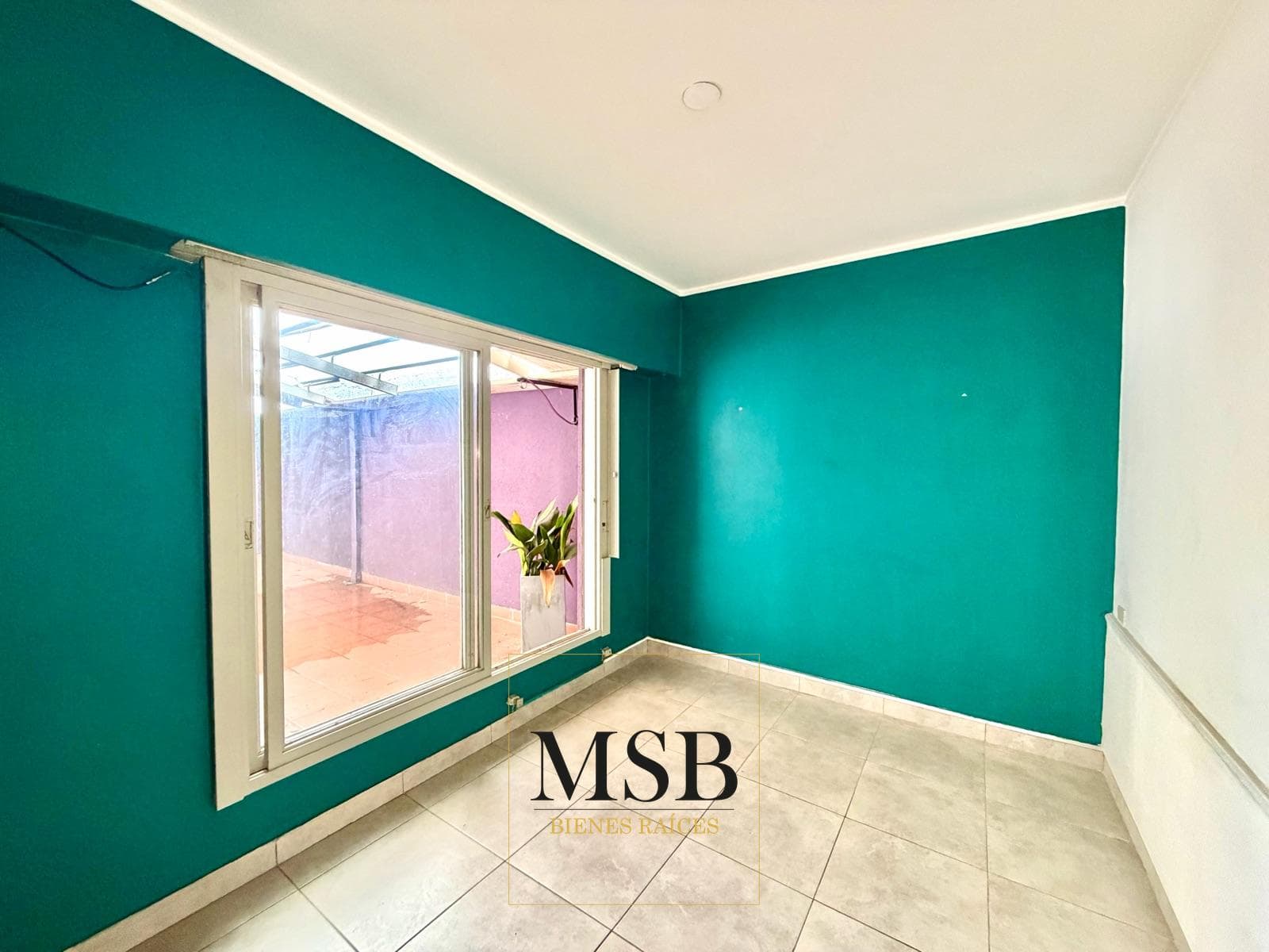 2-Bedroom House with Patio for Sale - La Plata