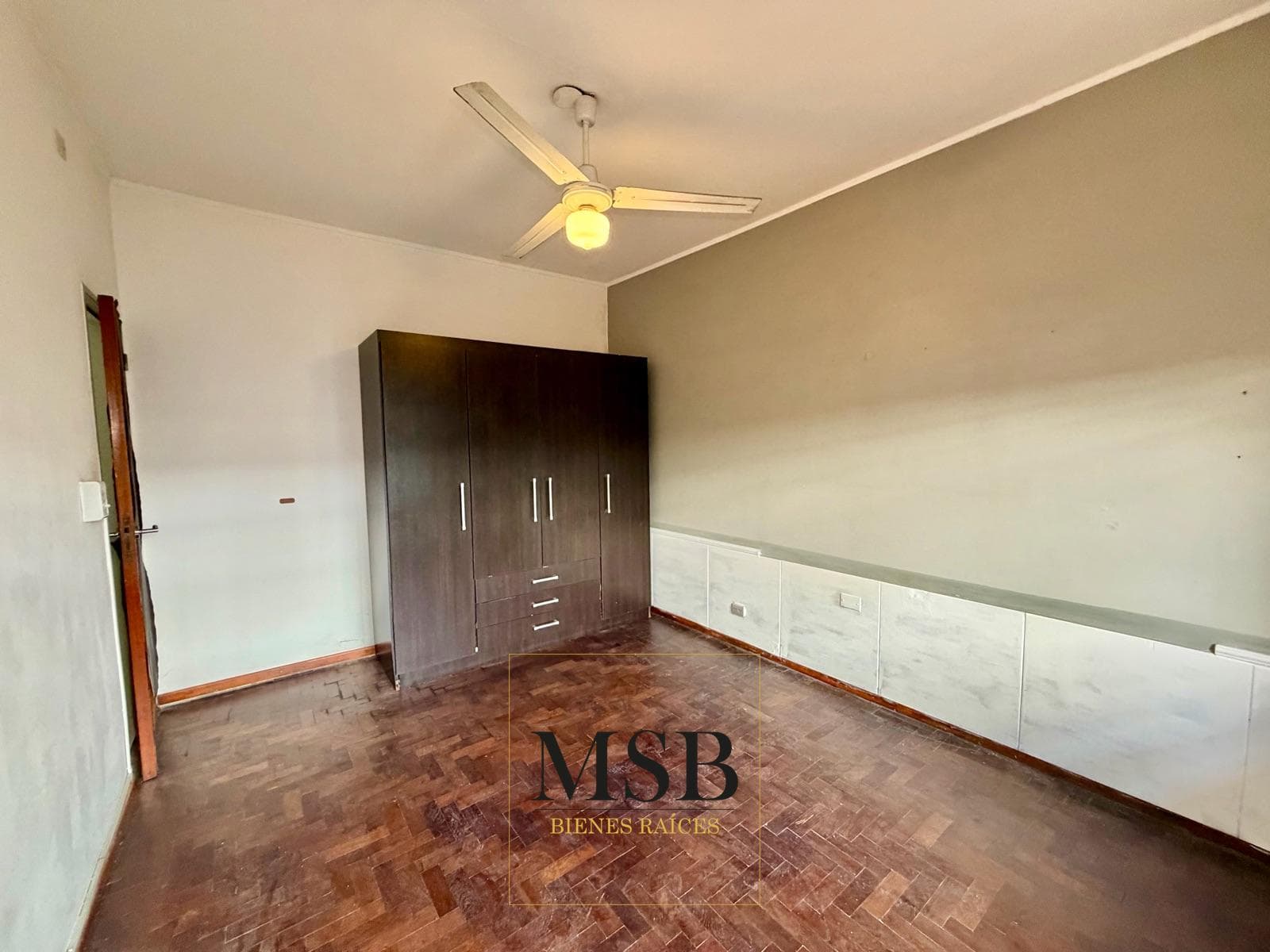 2-Bedroom House with Patio for Sale - La Plata