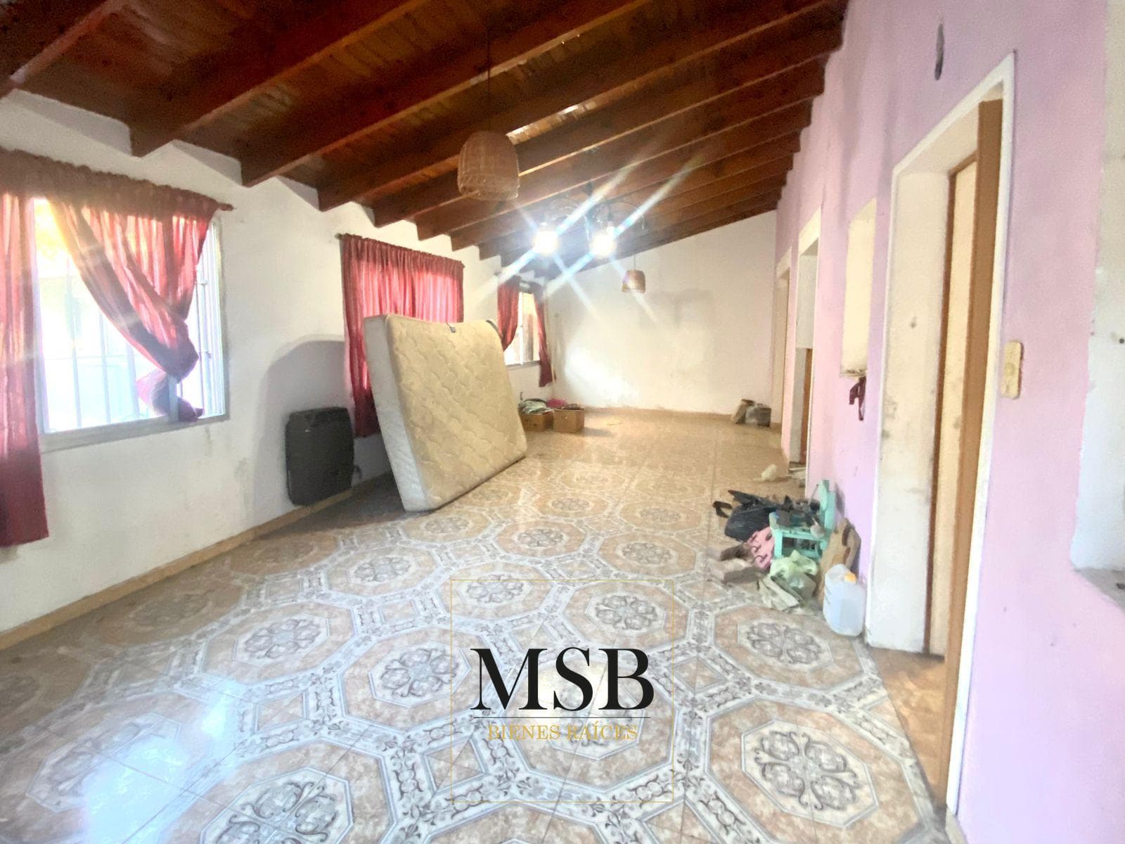 4-room house for sale | Downtown Berazategui | Large lot