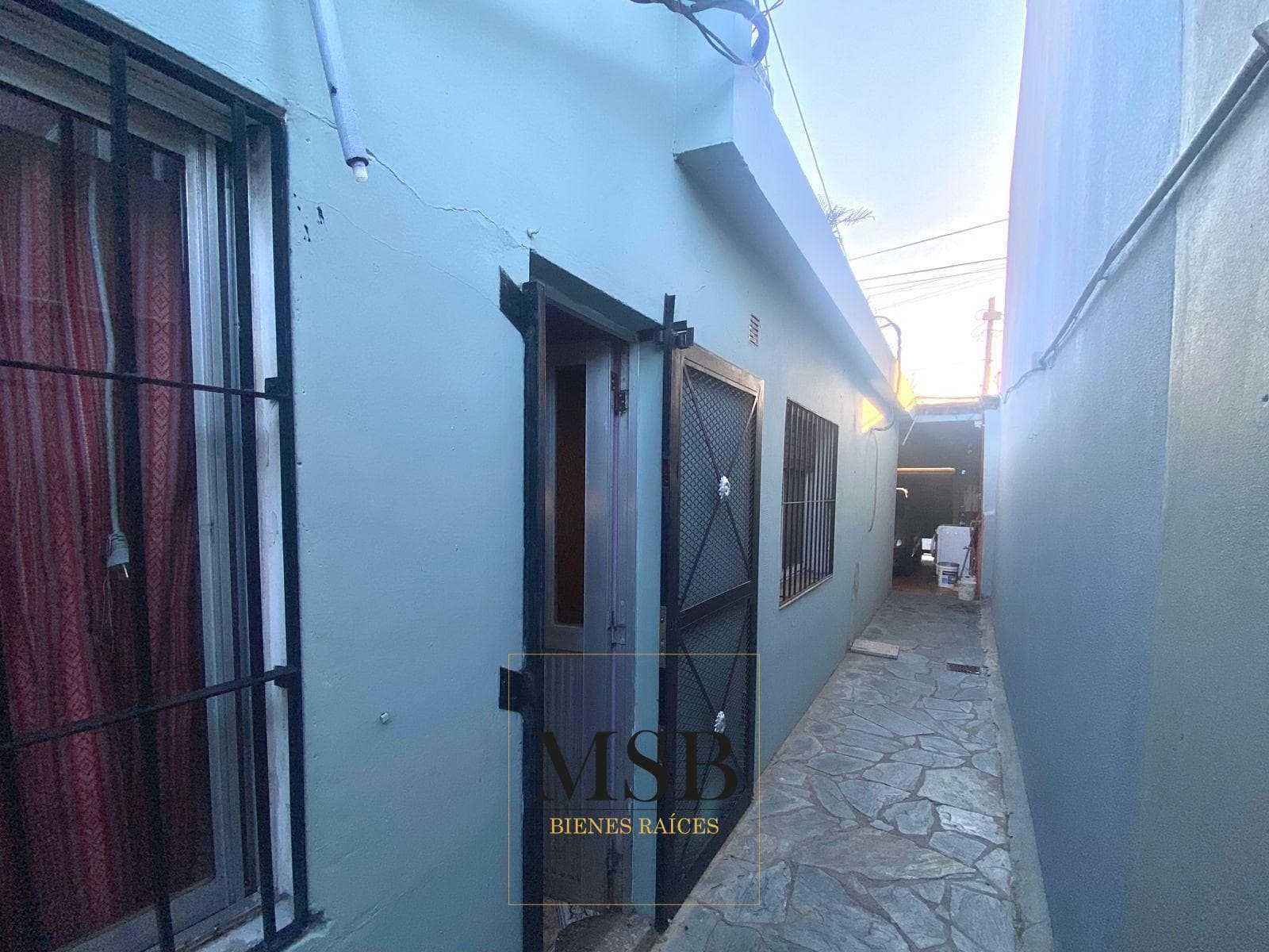 4-room house for sale | Downtown Berazategui | Large lot