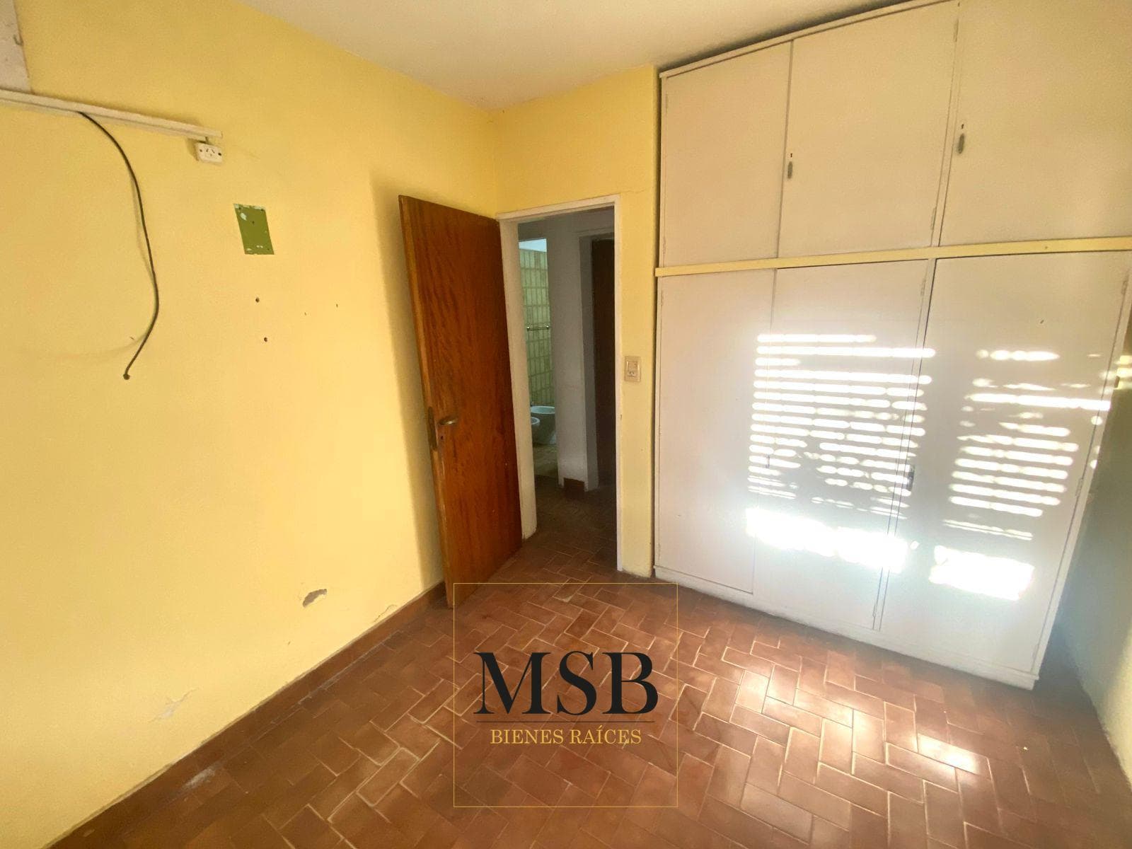 4-room house for sale | Downtown Berazategui | Large lot