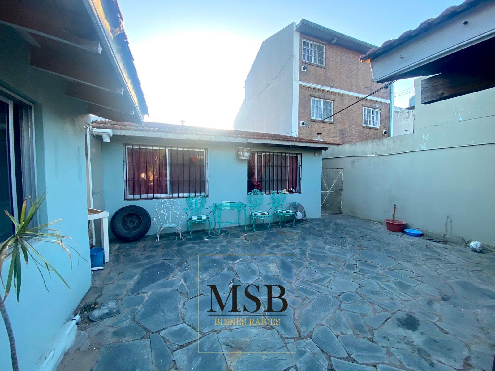 4-room house for sale | Downtown Berazategui | Large lot