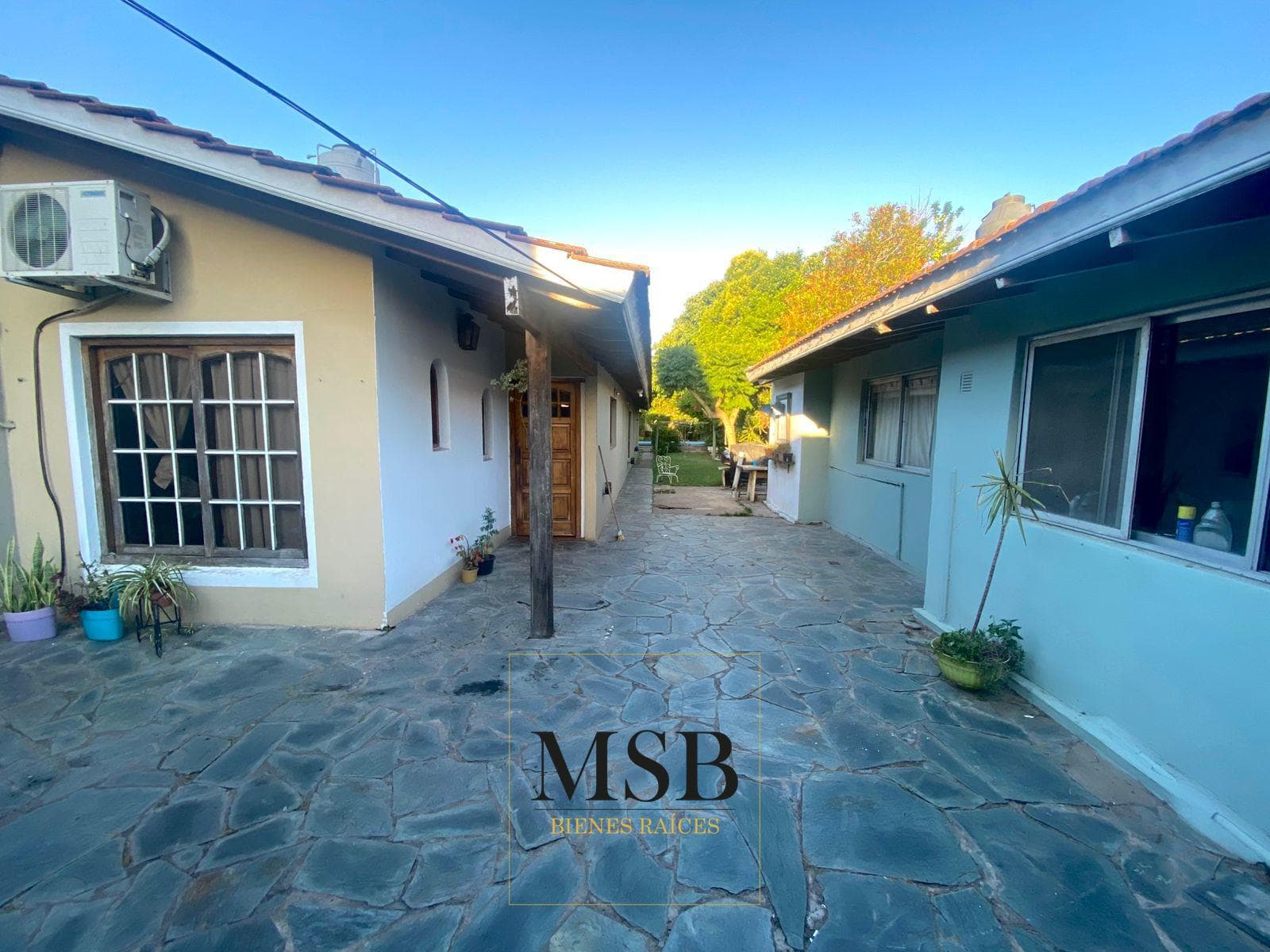 4-room house for sale | Downtown Berazategui | Large lot