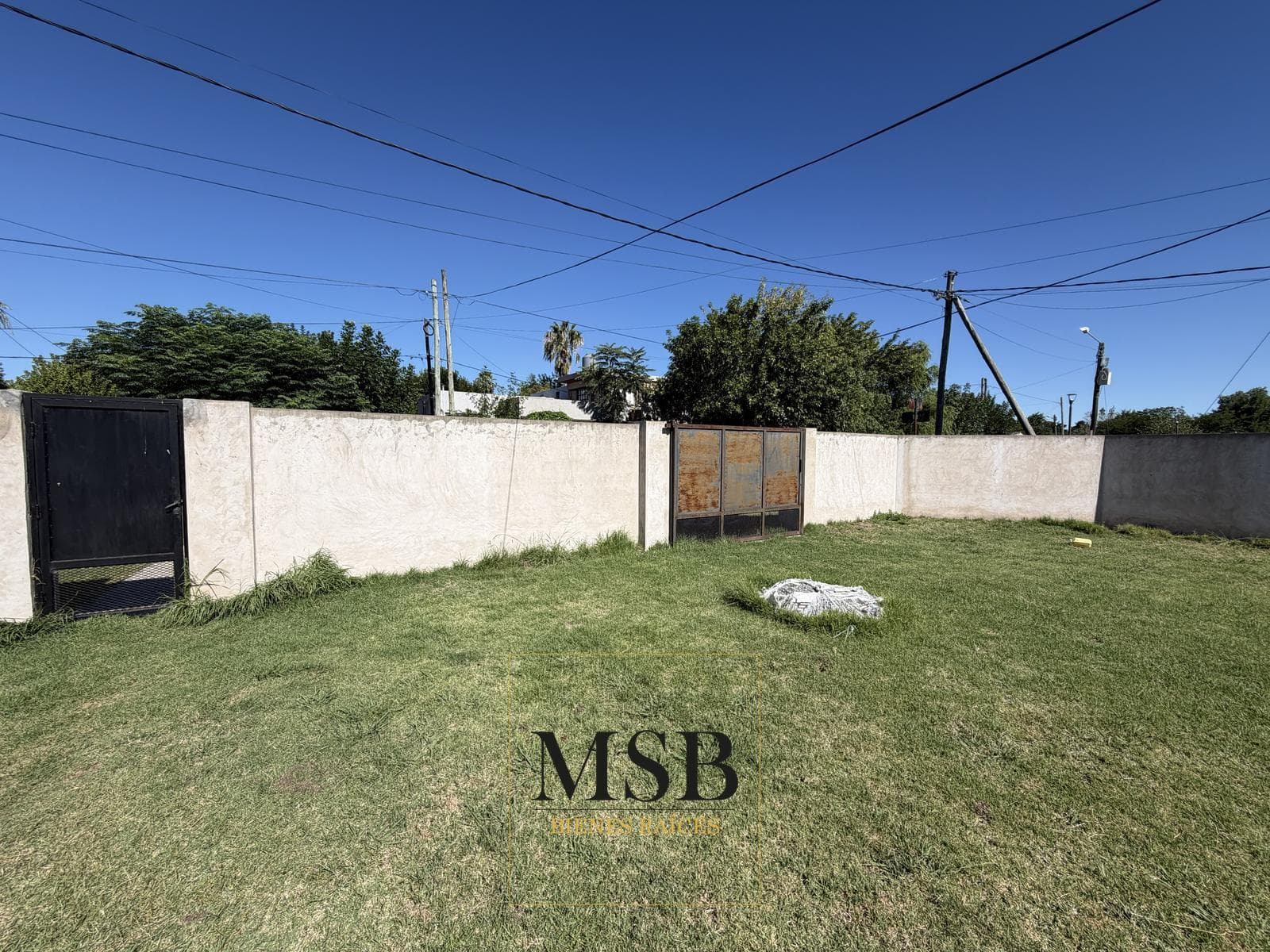 Lot for Sale Between Roads - City Bell