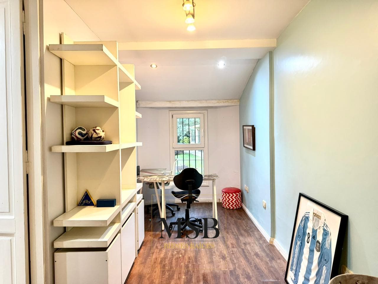 3-Bedroom House with Park and Pool for Sale - Gonnet