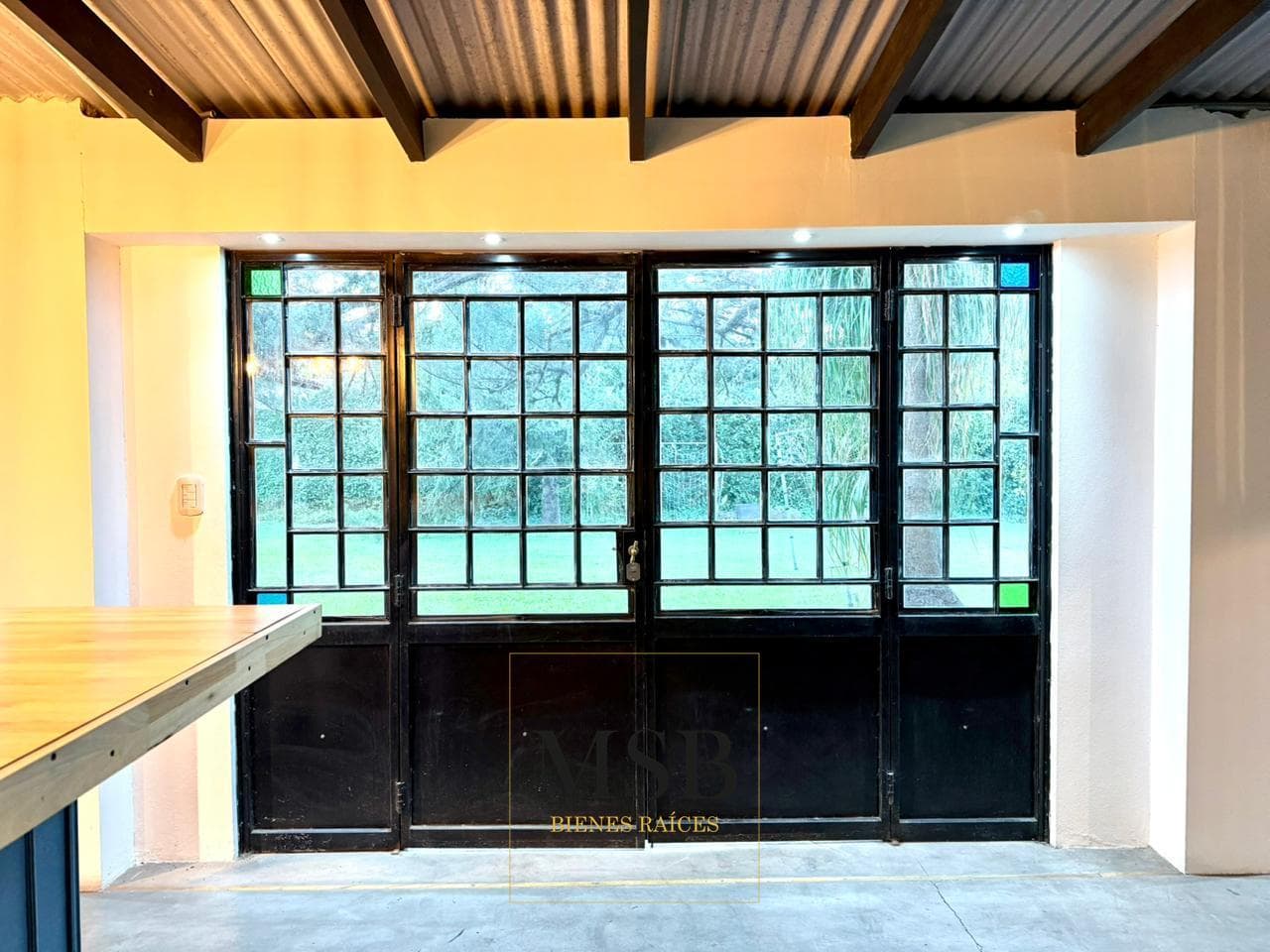 3-Bedroom House with Park and Pool for Sale - Gonnet