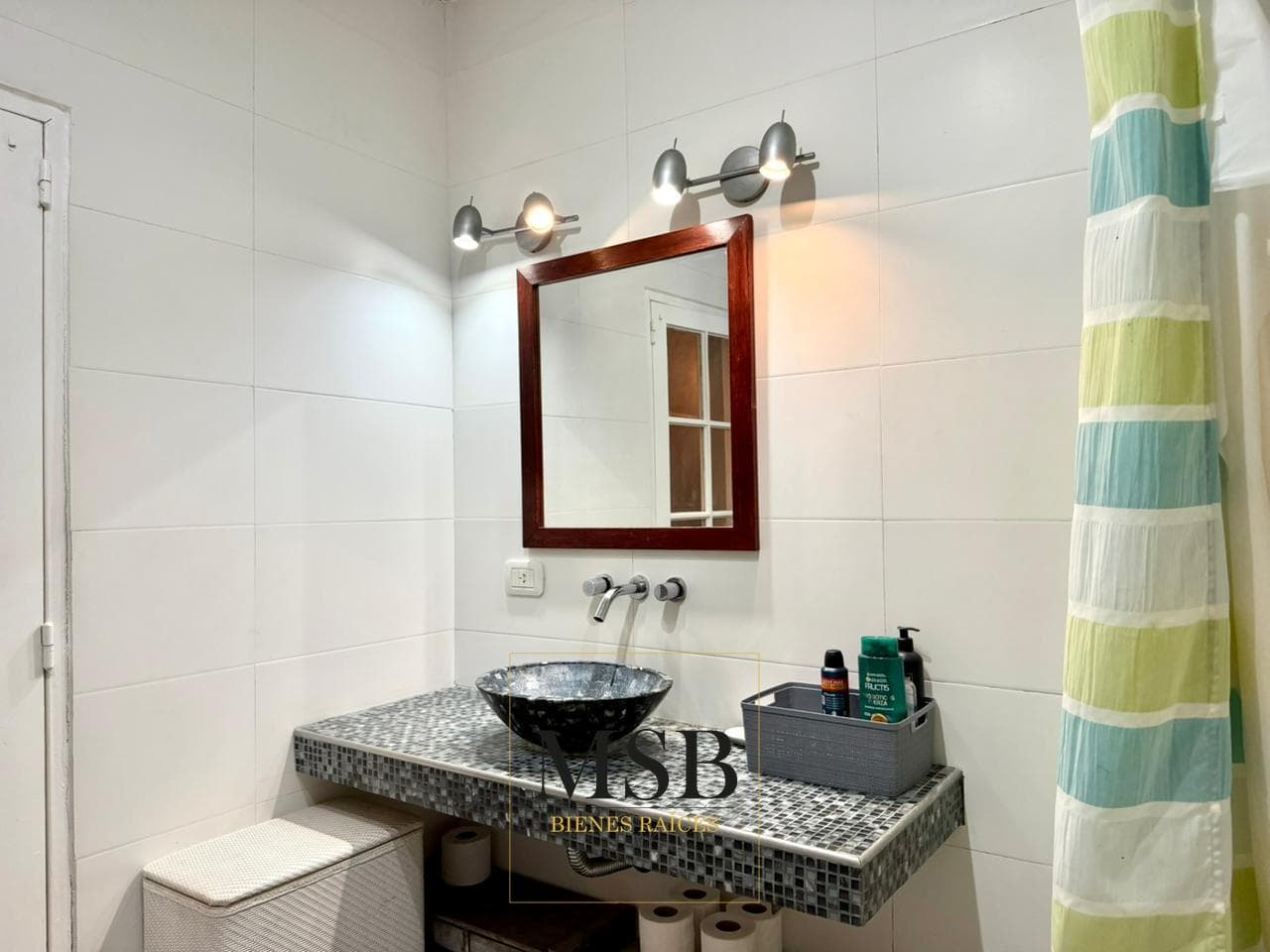 3-Bedroom House with Park and Pool for Sale - Gonnet