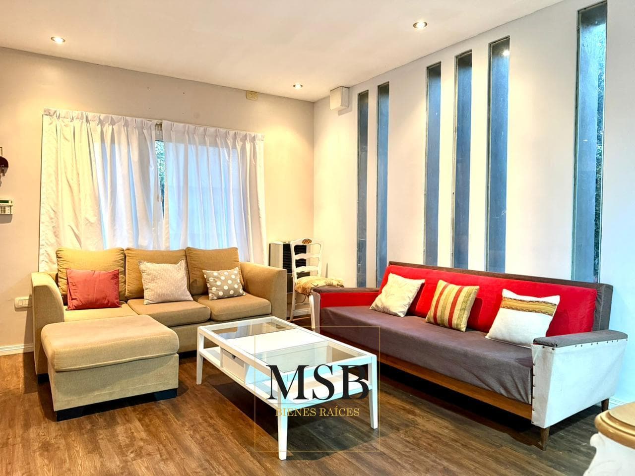 3-Bedroom House with Park and Pool for Sale - Gonnet