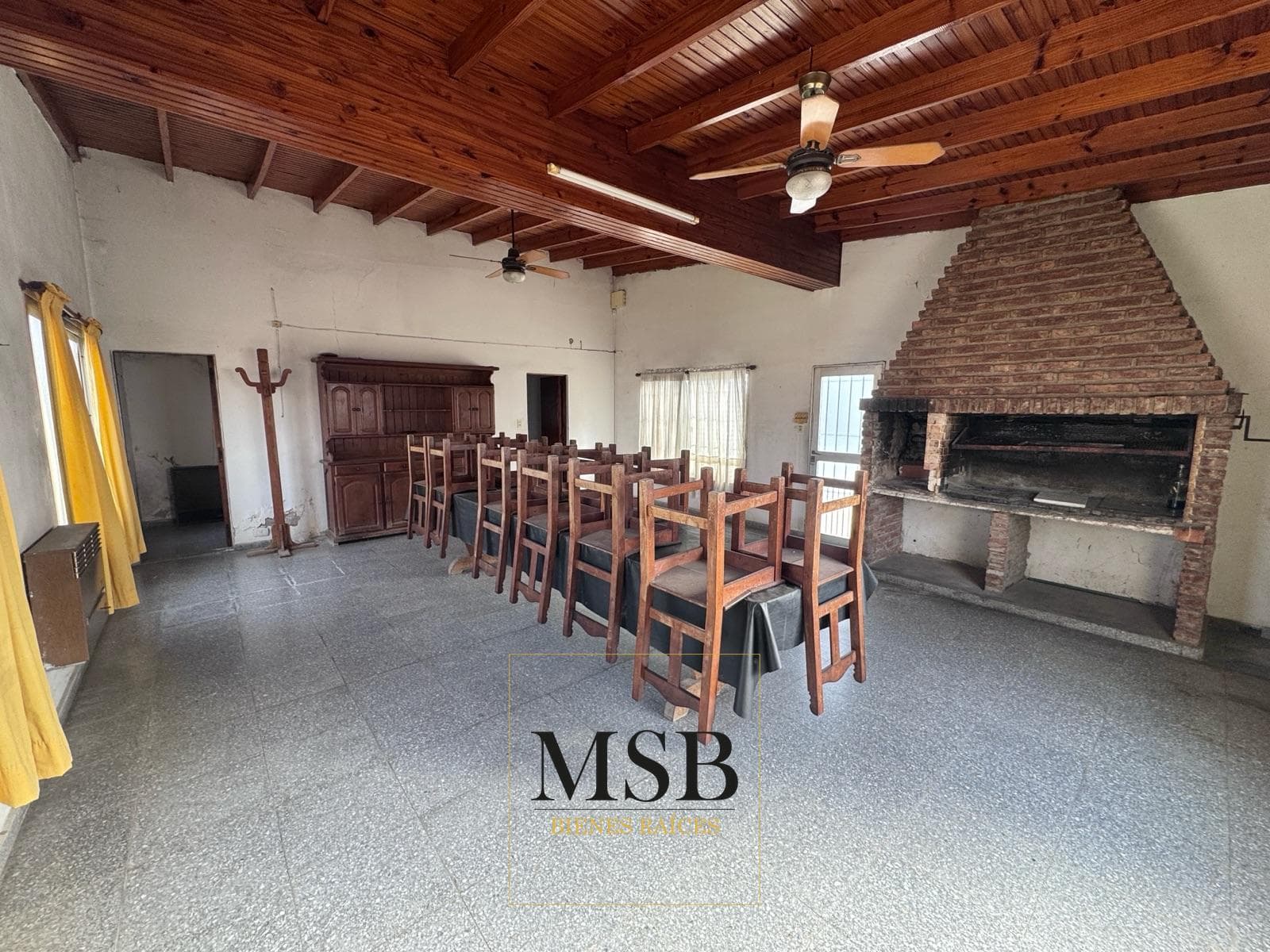 5-room house for sale in San Carlos, with a balcony and barbecue area
