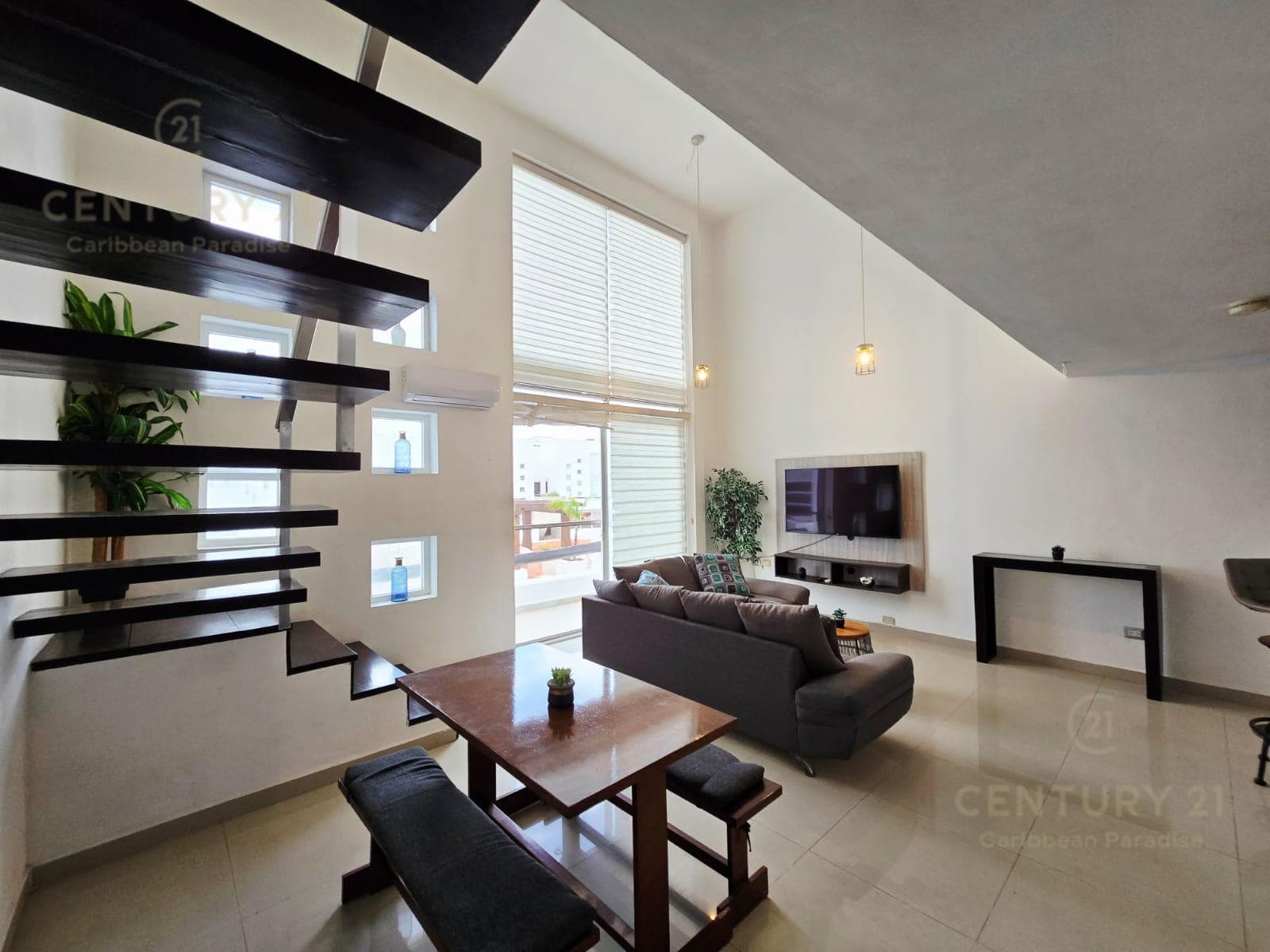 1-Bedroom Loft for Rent in Plaza Paraíso, Playa del Carmen P3670