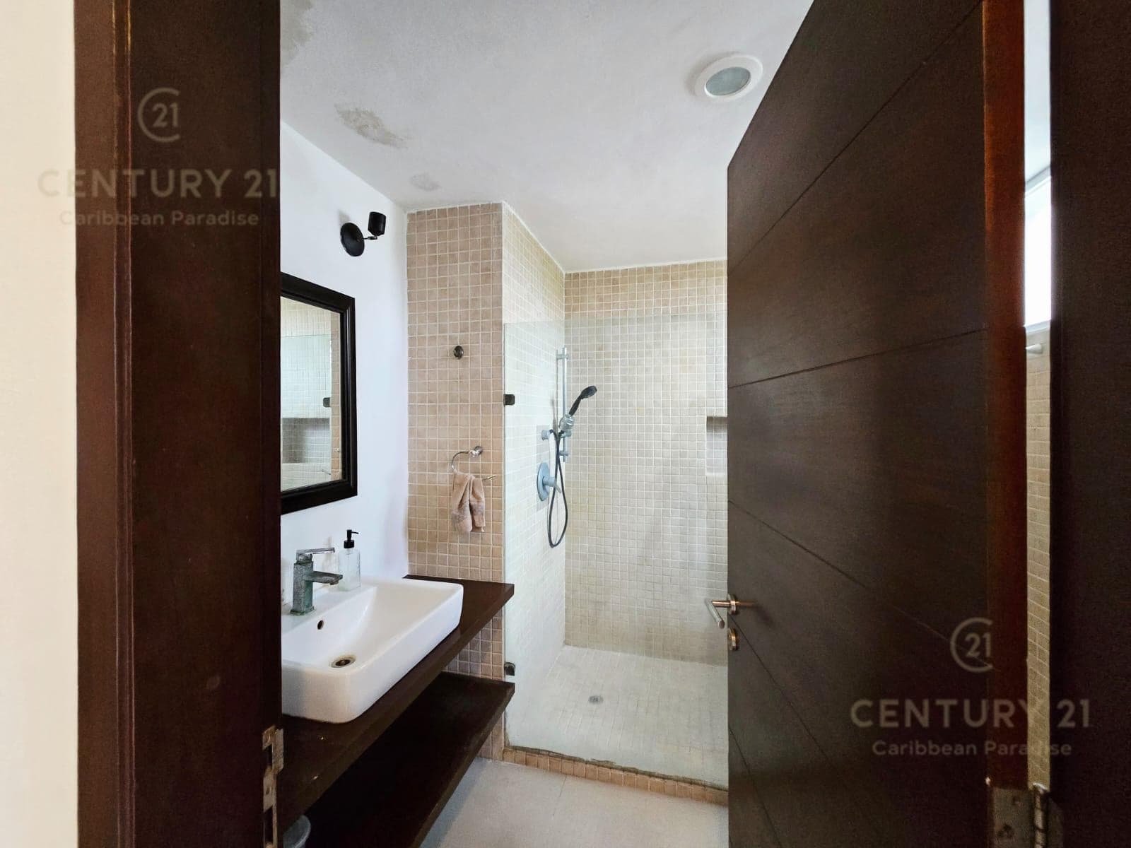 En renta Loft de 1 recámara en Plaza Paraíso, Playa del Carmen P3670
