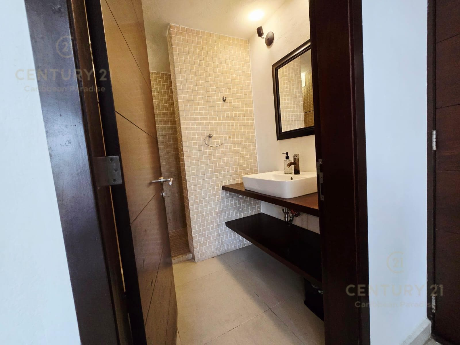 En renta Loft de 1 recámara en Plaza Paraíso, Playa del Carmen P3670