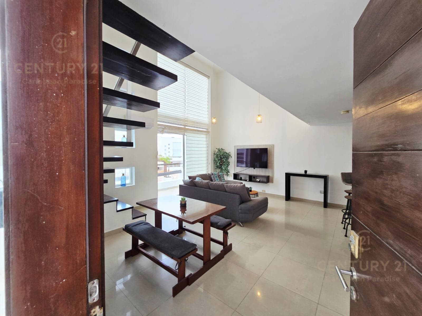 1-Bedroom Loft for Rent in Plaza Paraíso, Playa del Carmen P3670