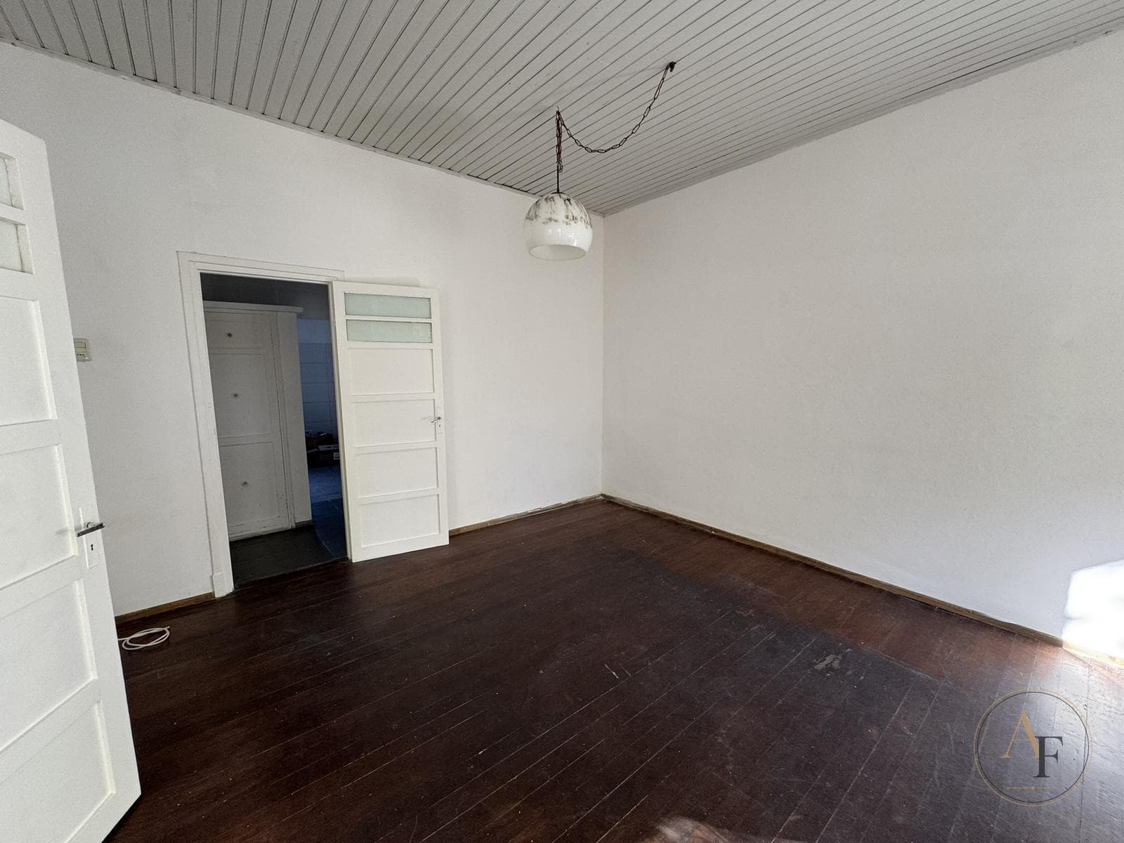 House for Sale in Downtown Colonia