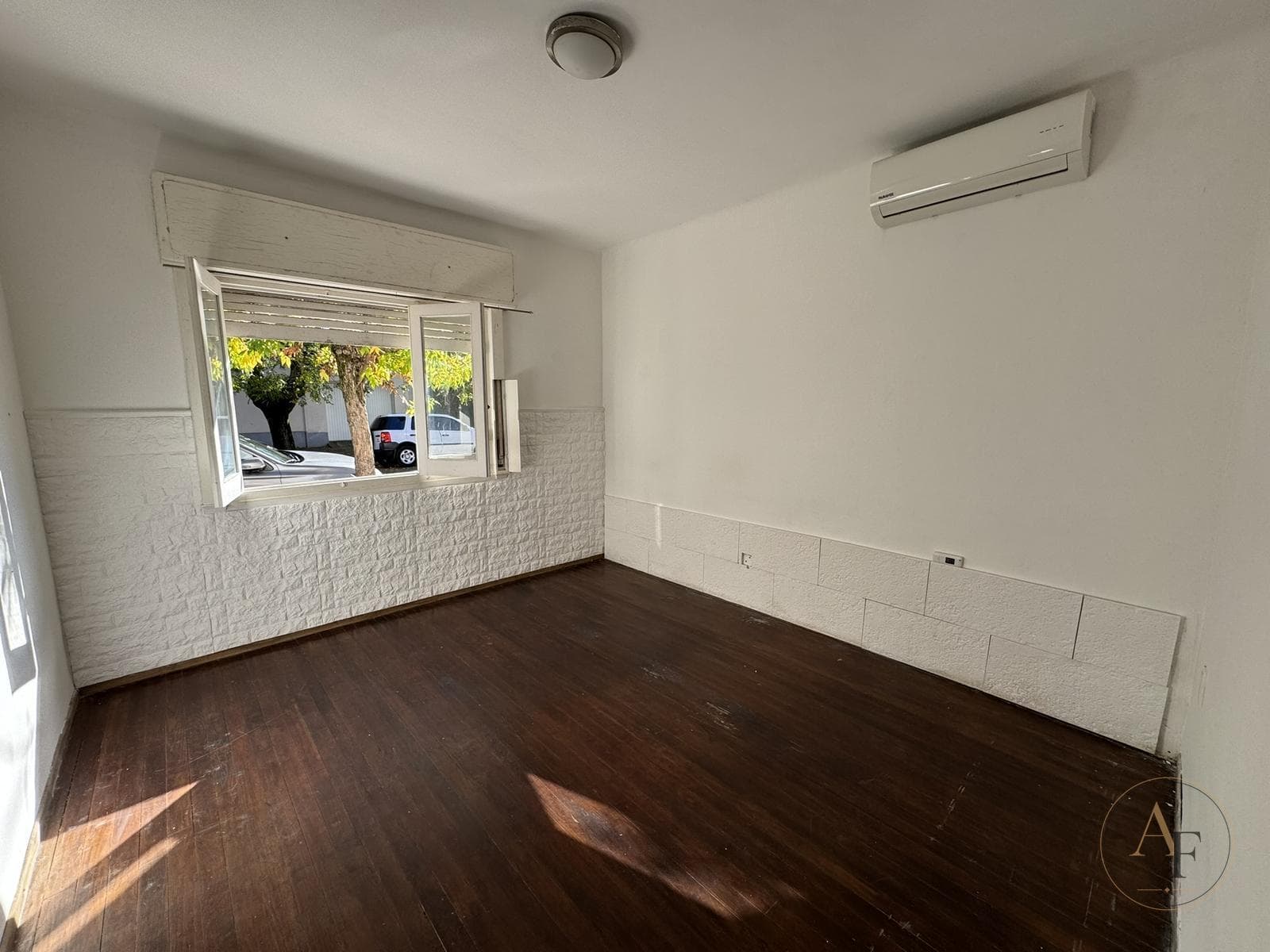 House for Sale in Downtown Colonia