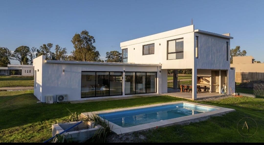 Designer Home with Monthly Rental Income of USD 2,100, Colonia del Sacramento