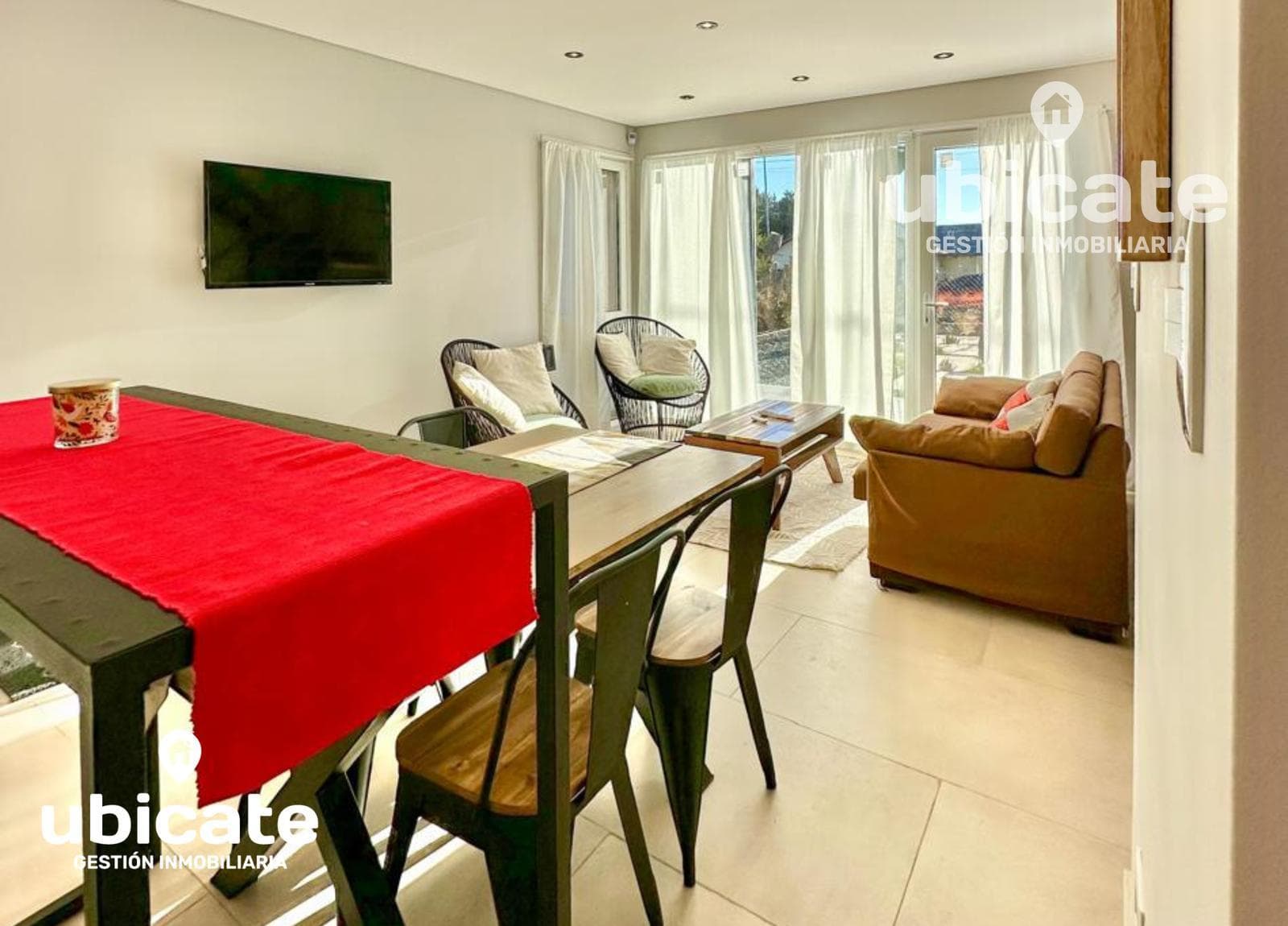Brand-new, fully furnished house in Dina Huapi, 200 m from the lake