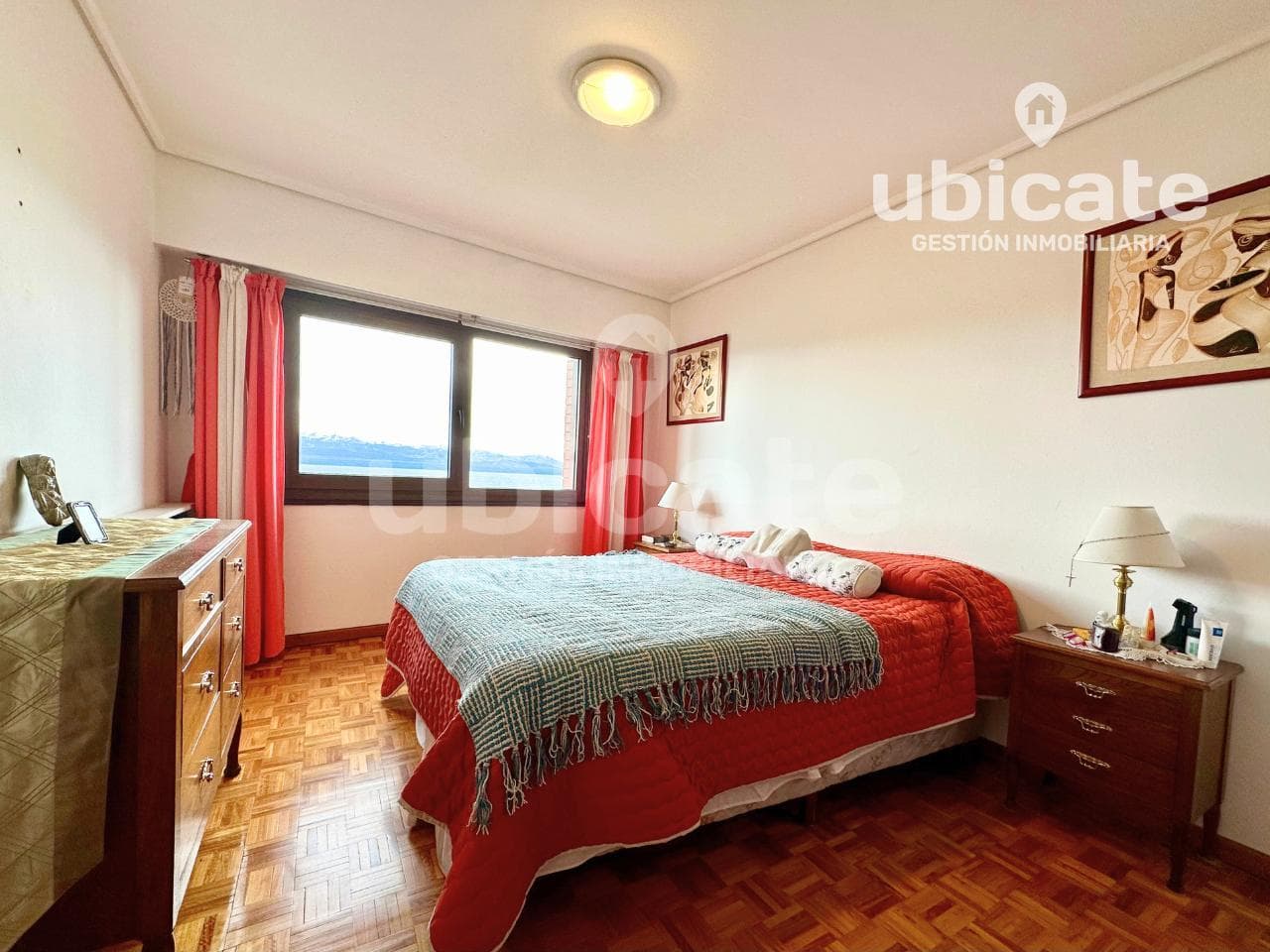 SPACIOUS APARTMENT WITH A VIEW OF LAKE NAHUEL HUAPI, ACROSS FROM THE CATHEDRAL