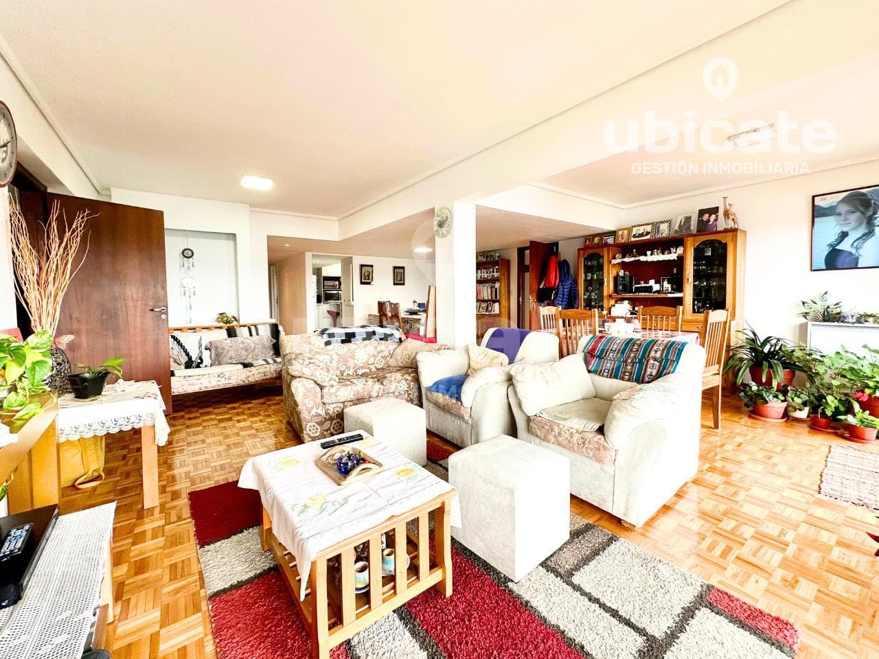 SPACIOUS APARTMENT WITH A VIEW OF LAKE NAHUEL HUAPI, ACROSS FROM THE CATHEDRAL