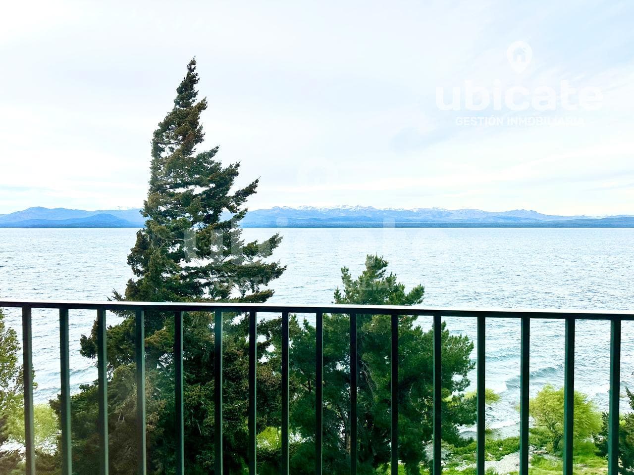 SPACIOUS APARTMENT WITH A VIEW OF LAKE NAHUEL HUAPI, ACROSS FROM THE CATHEDRAL