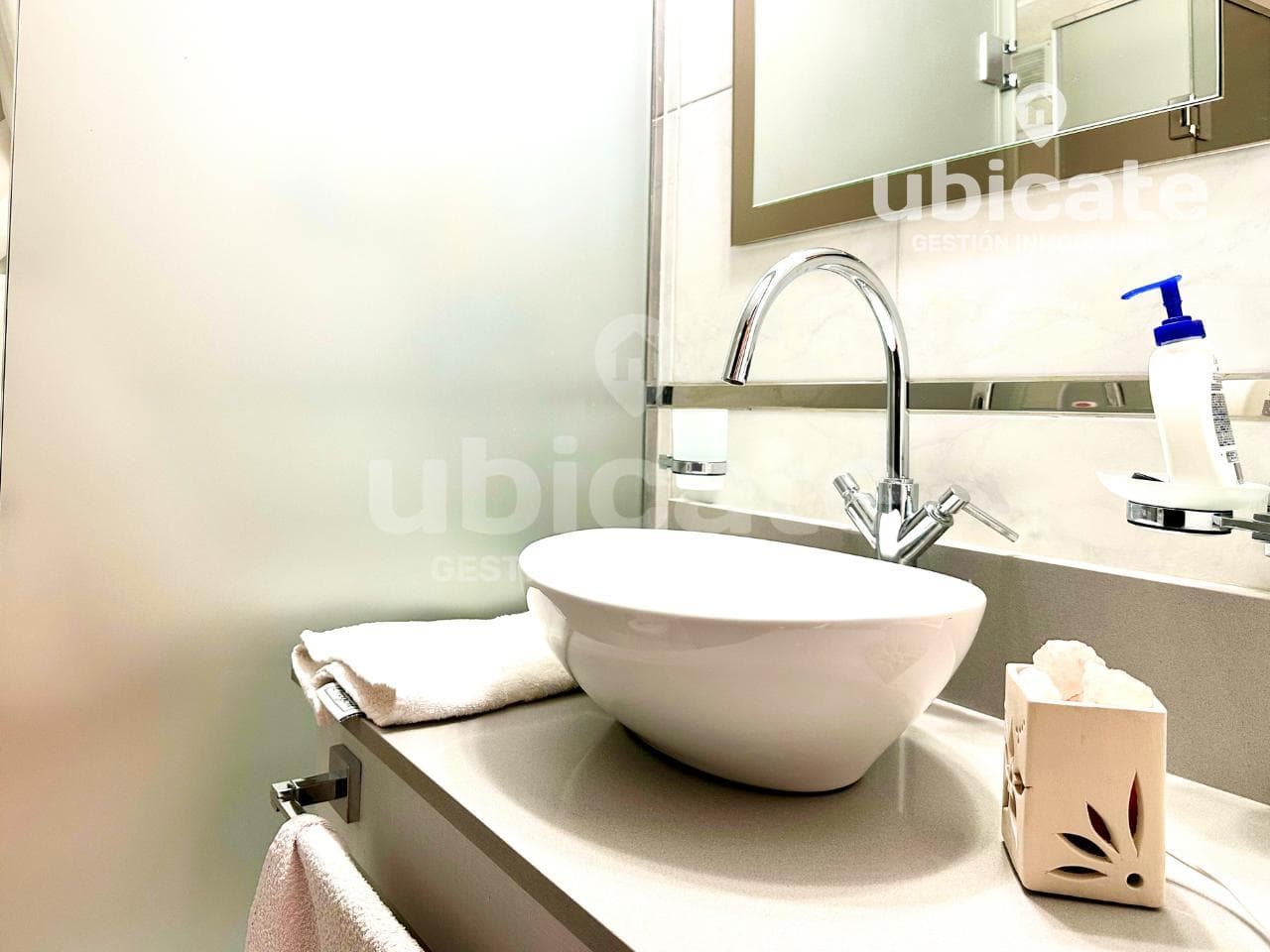 SPACIOUS APARTMENT WITH A VIEW OF LAKE NAHUEL HUAPI, ACROSS FROM THE CATHEDRAL