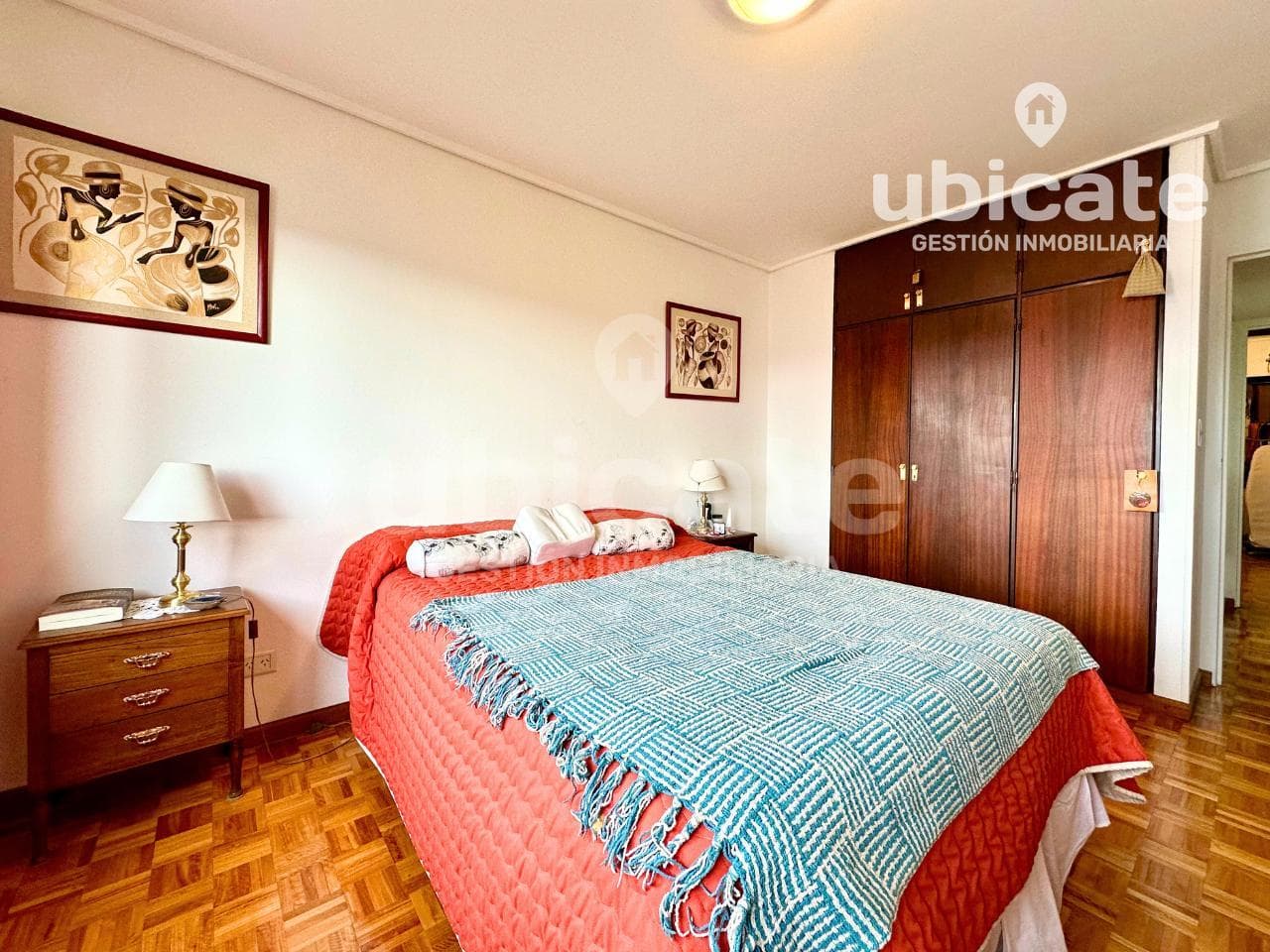 SPACIOUS APARTMENT WITH A VIEW OF LAKE NAHUEL HUAPI, ACROSS FROM THE CATHEDRAL