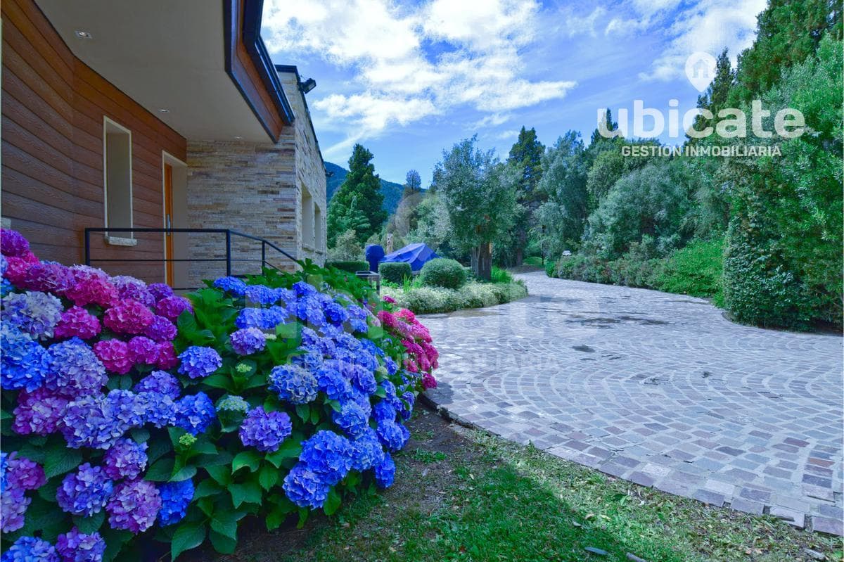 Beautiful house for sale in Arelauquen