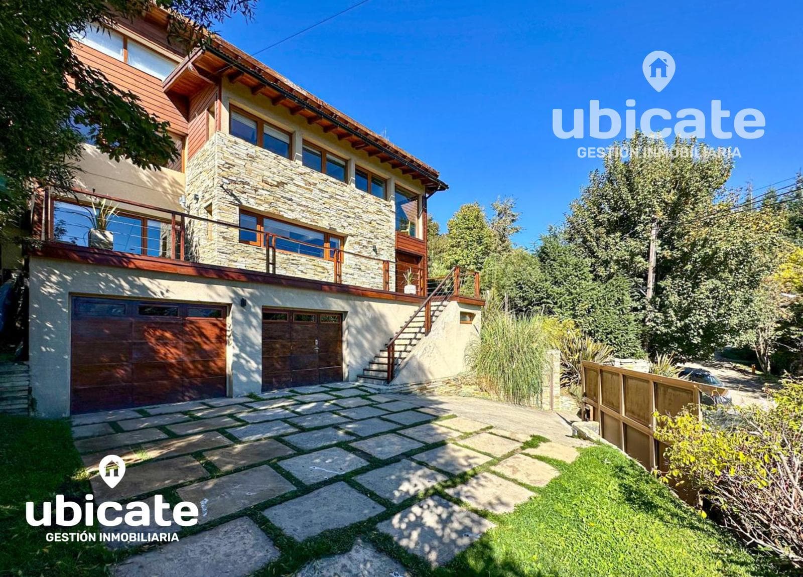 Luxury home in San Carlos de Bariloche, between Routes Km 7