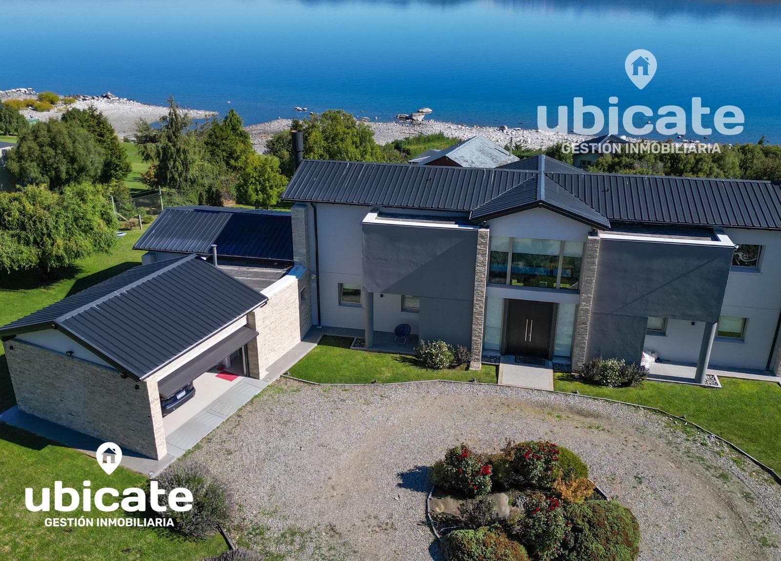 House Just a Few Meters from the Lake in Las Chacras