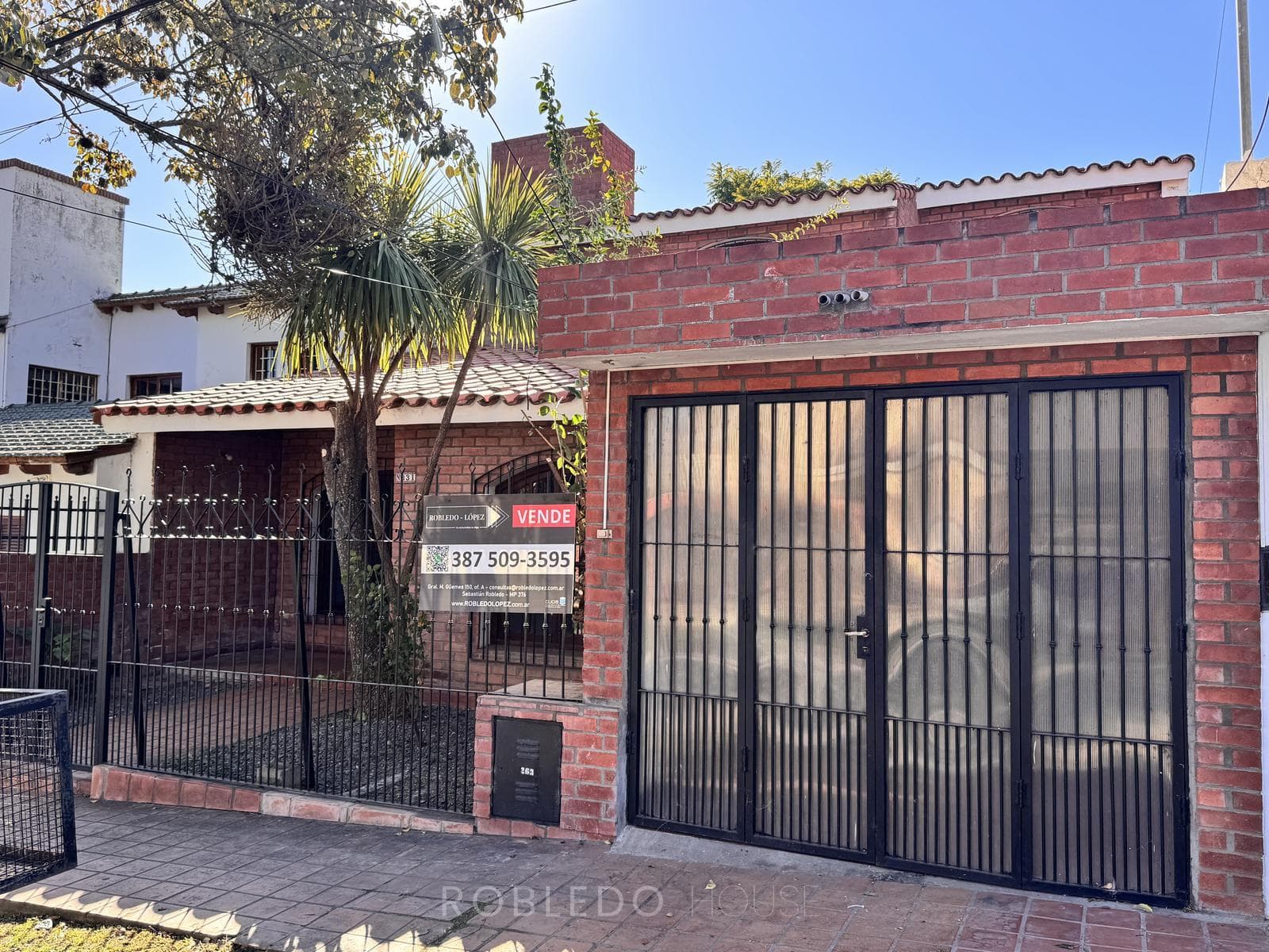 House for Sale: 4 Bedrooms, Tres Cerritos Neighborhood, Salta City