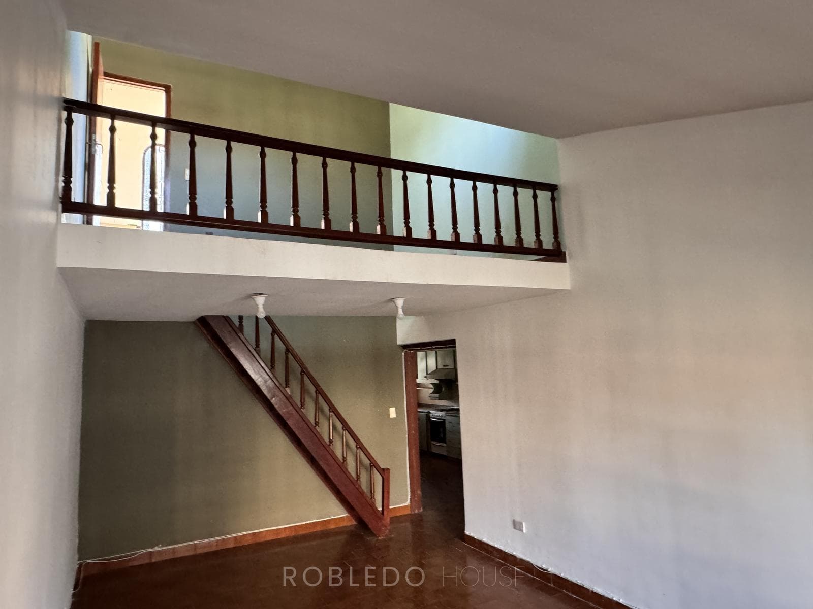 House for Sale: 4 Bedrooms, Tres Cerritos Neighborhood, Salta City