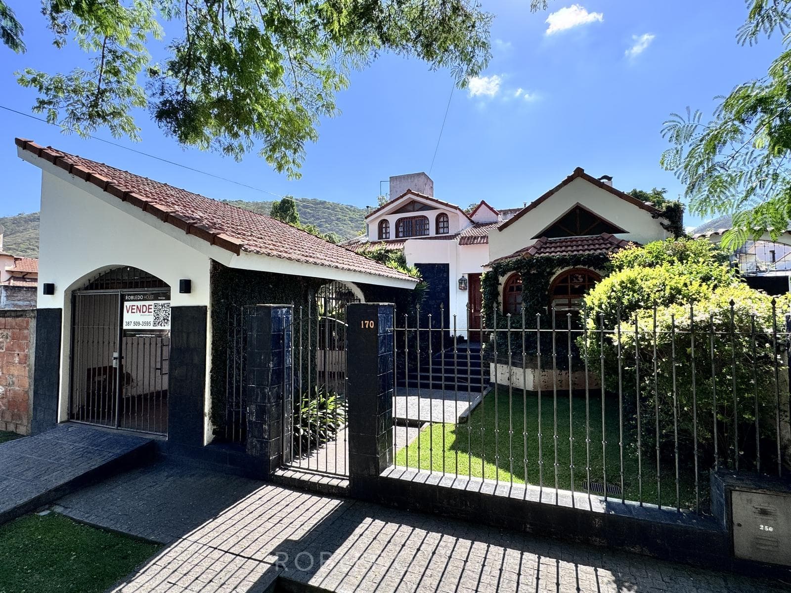 House in the Tres Cerritos Neighborhood