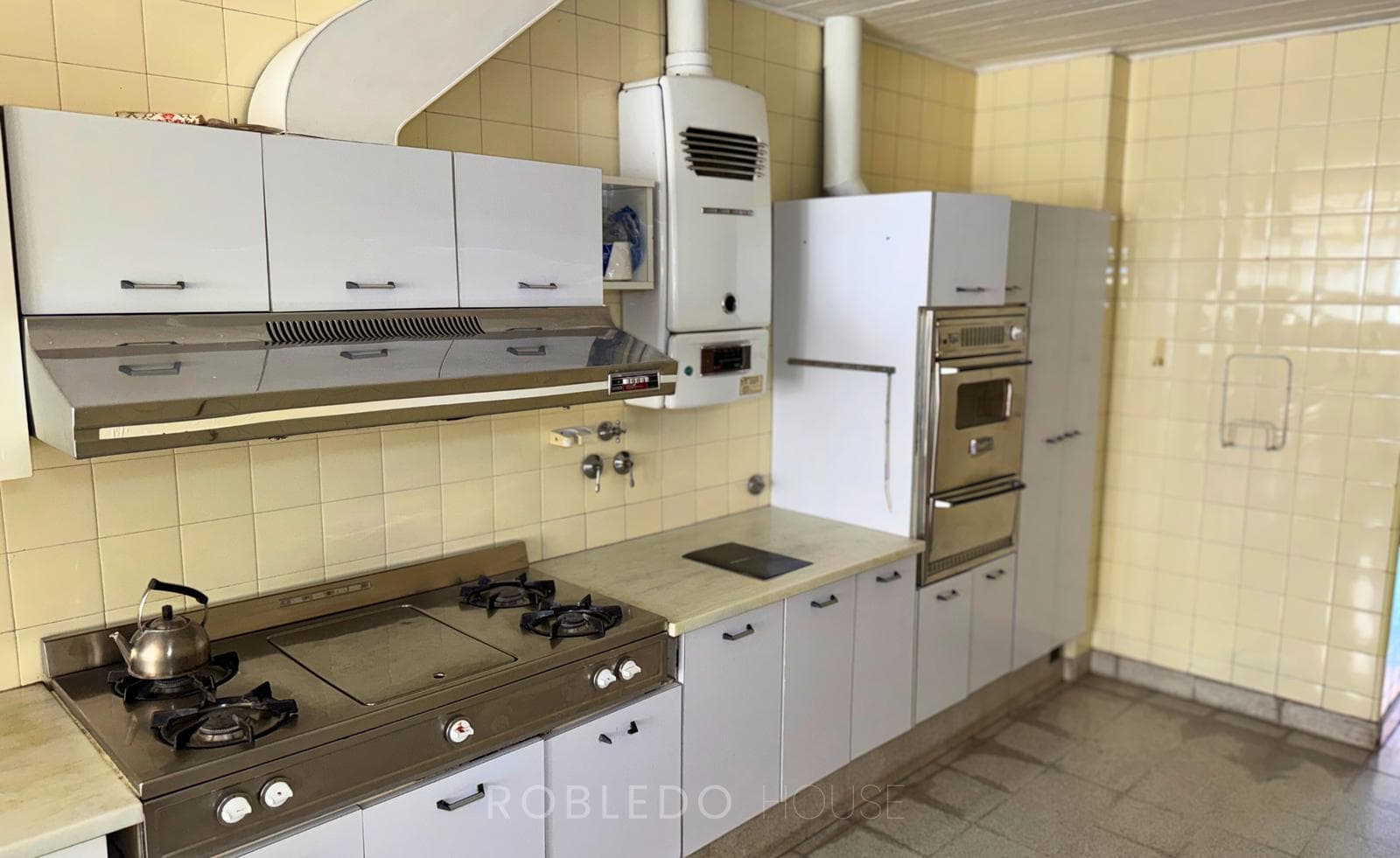 House for sale and/or rent for commercial use, 7 rooms, Downtown Salta City