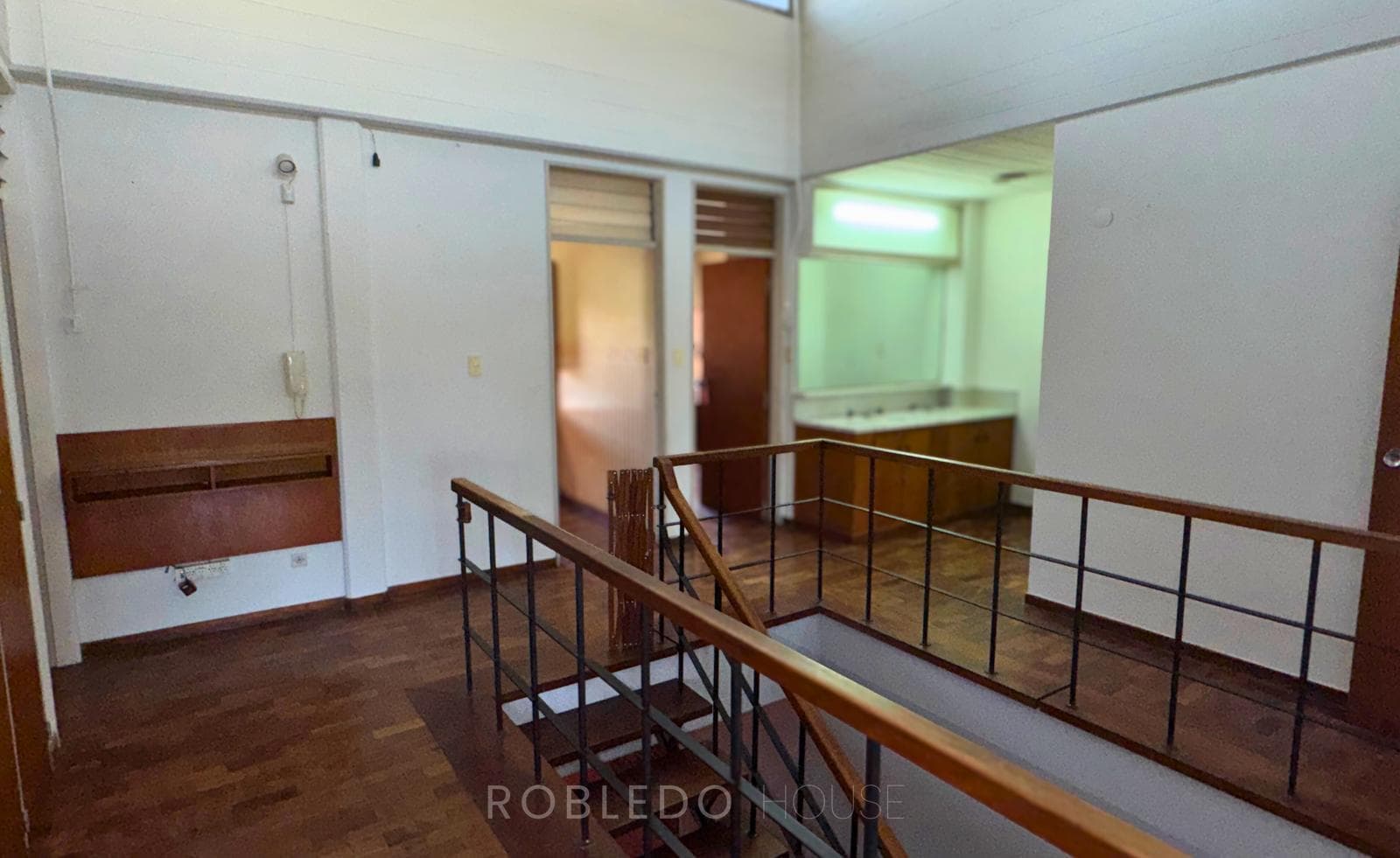 House for sale and/or rent for commercial use, 7 rooms, Downtown Salta City