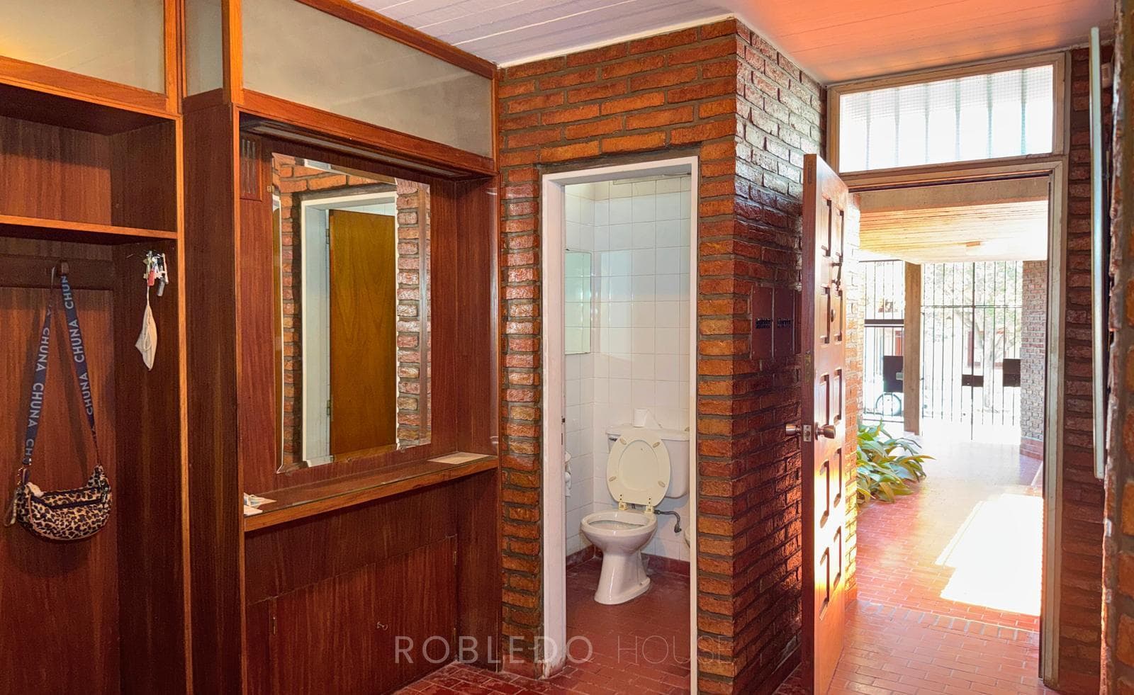 House for sale and/or rent for commercial use, 7 rooms, Downtown Salta City