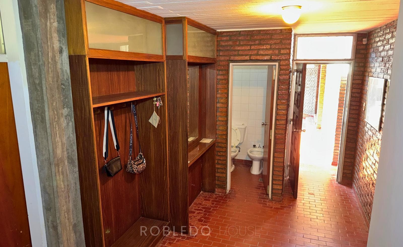 House for sale and/or rent for commercial use, 7 rooms, Downtown Salta City