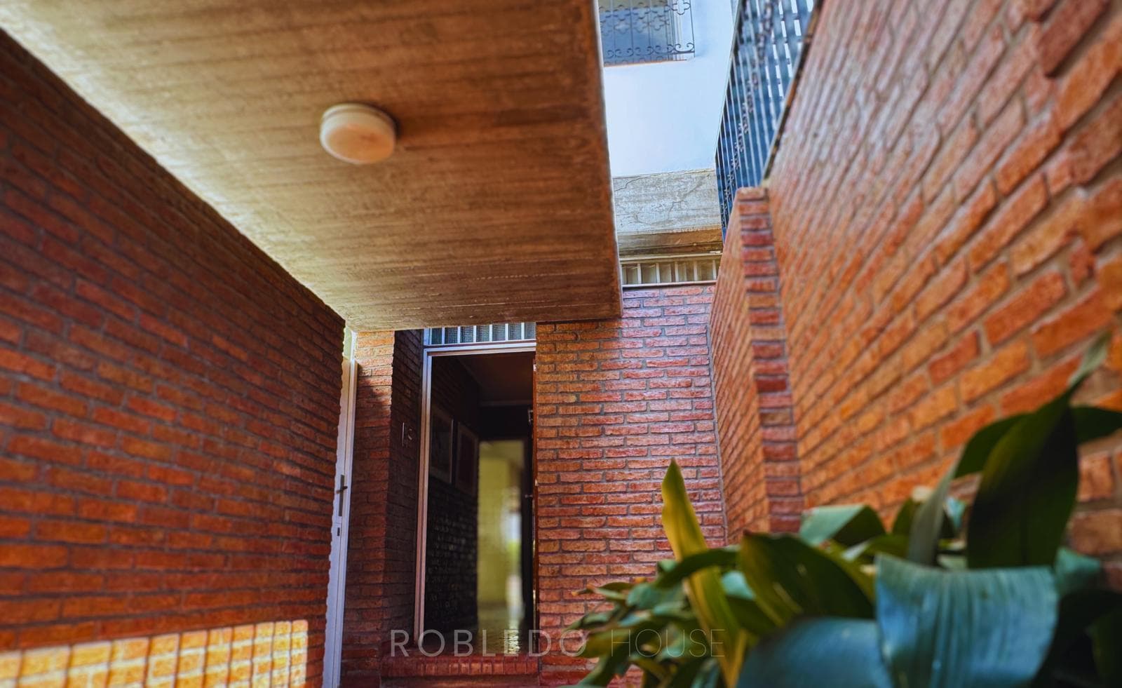 House for sale and/or rent for commercial use, 7 rooms, Downtown Salta City
