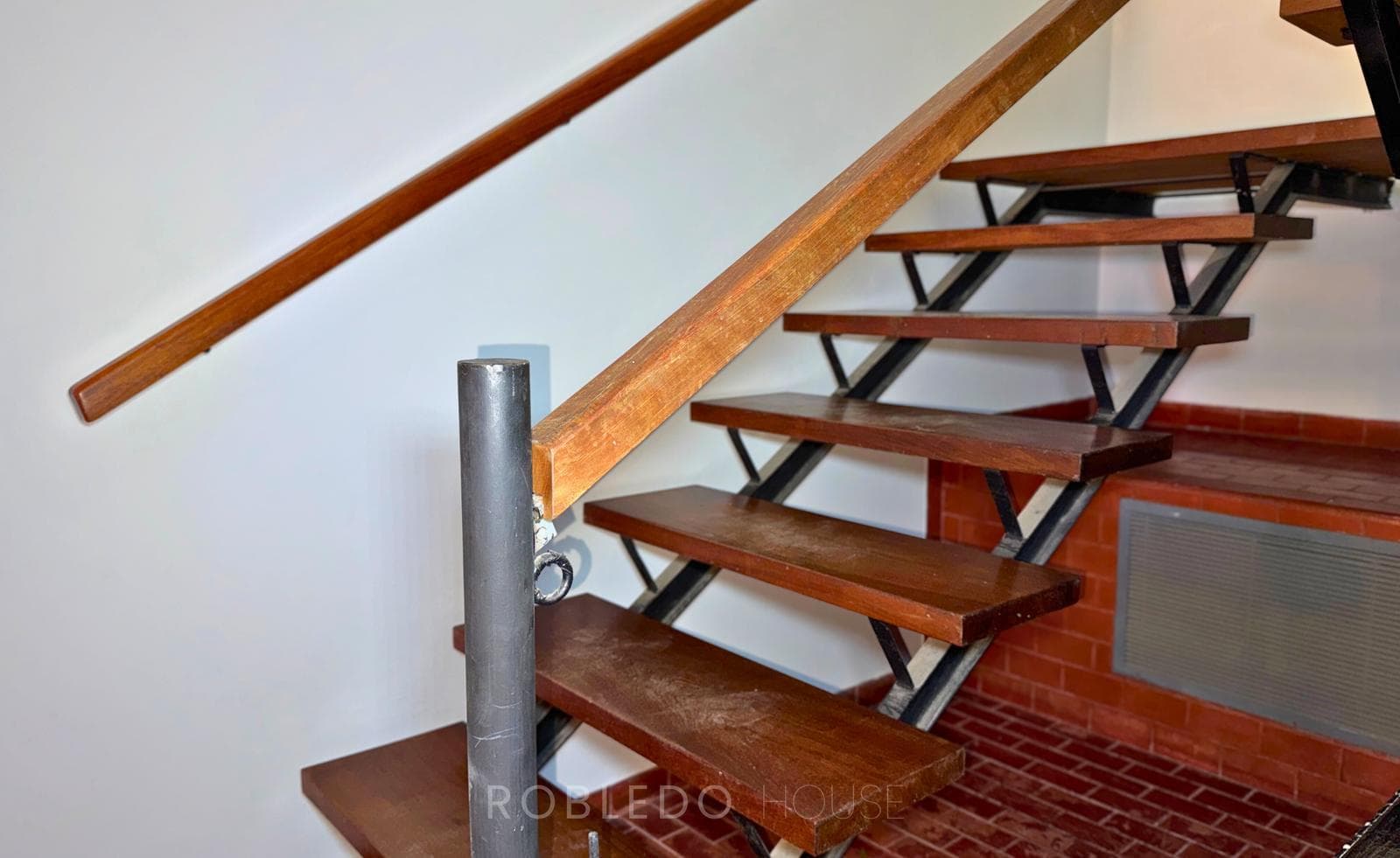 House for sale and/or rent for commercial use, 7 rooms, Downtown Salta City