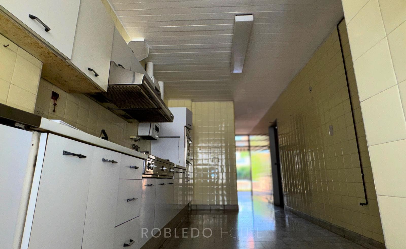 House for sale and/or rent for commercial use, 7 rooms, Downtown Salta City