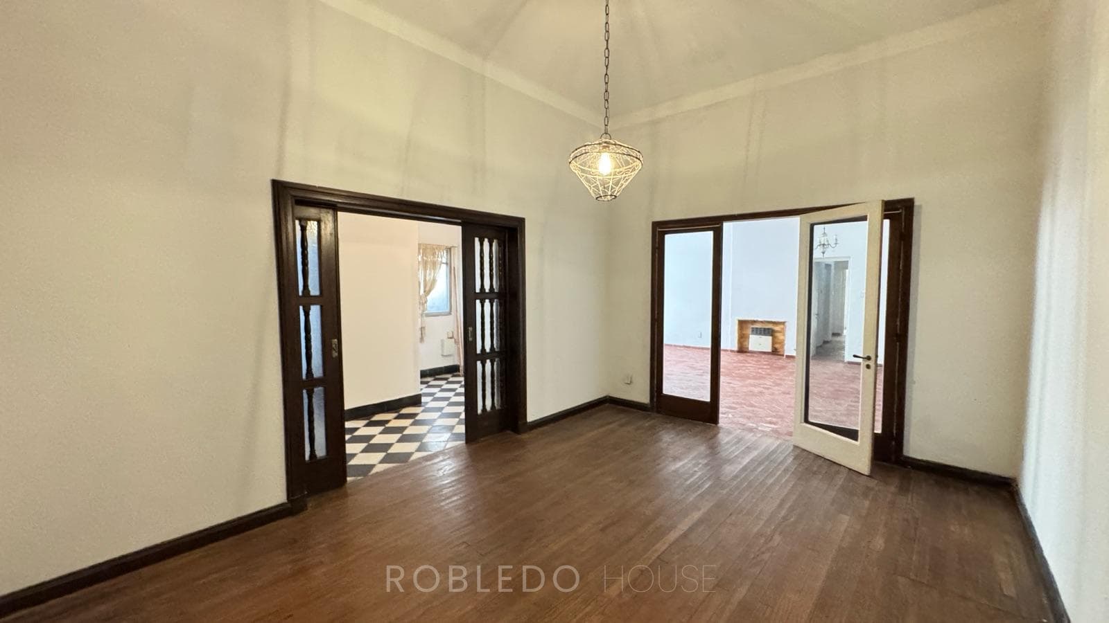 For Rent (Commercial Use): 250 m² House, 312 Gral. Guemes, Microcentro, Salta