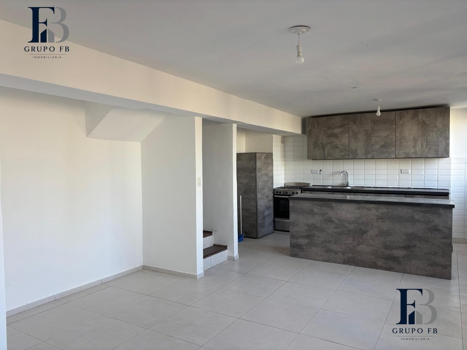 4-BEDROOM APARTMENT + NEW GARAGE IN CORDOBA