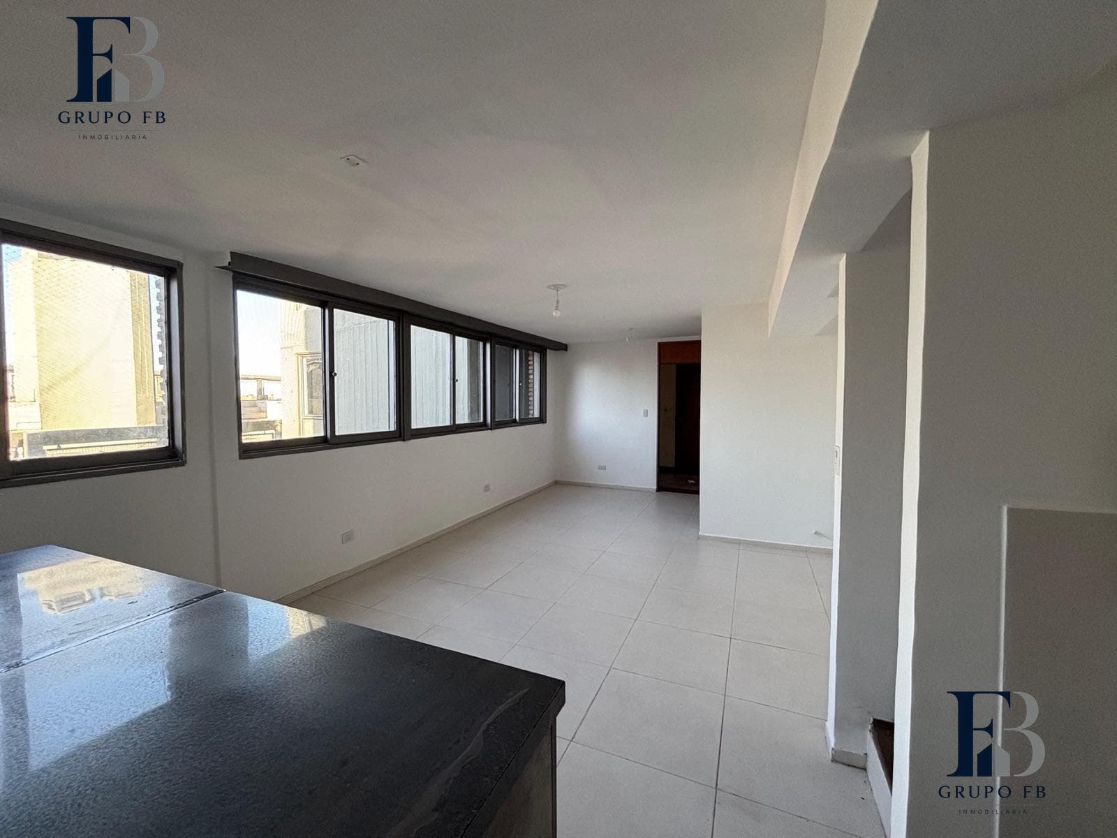 4-BEDROOM APARTMENT + NEW GARAGE IN CORDOBA