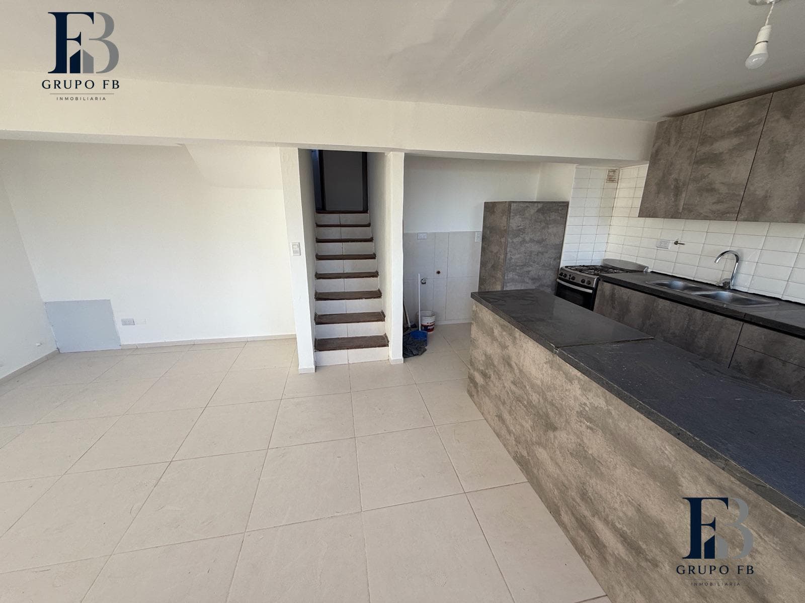 4-BEDROOM APARTMENT + NEW GARAGE IN CORDOBA