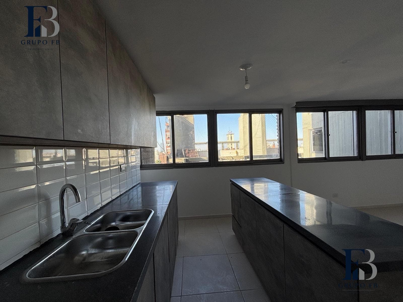 4-BEDROOM APARTMENT + NEW GARAGE IN CORDOBA